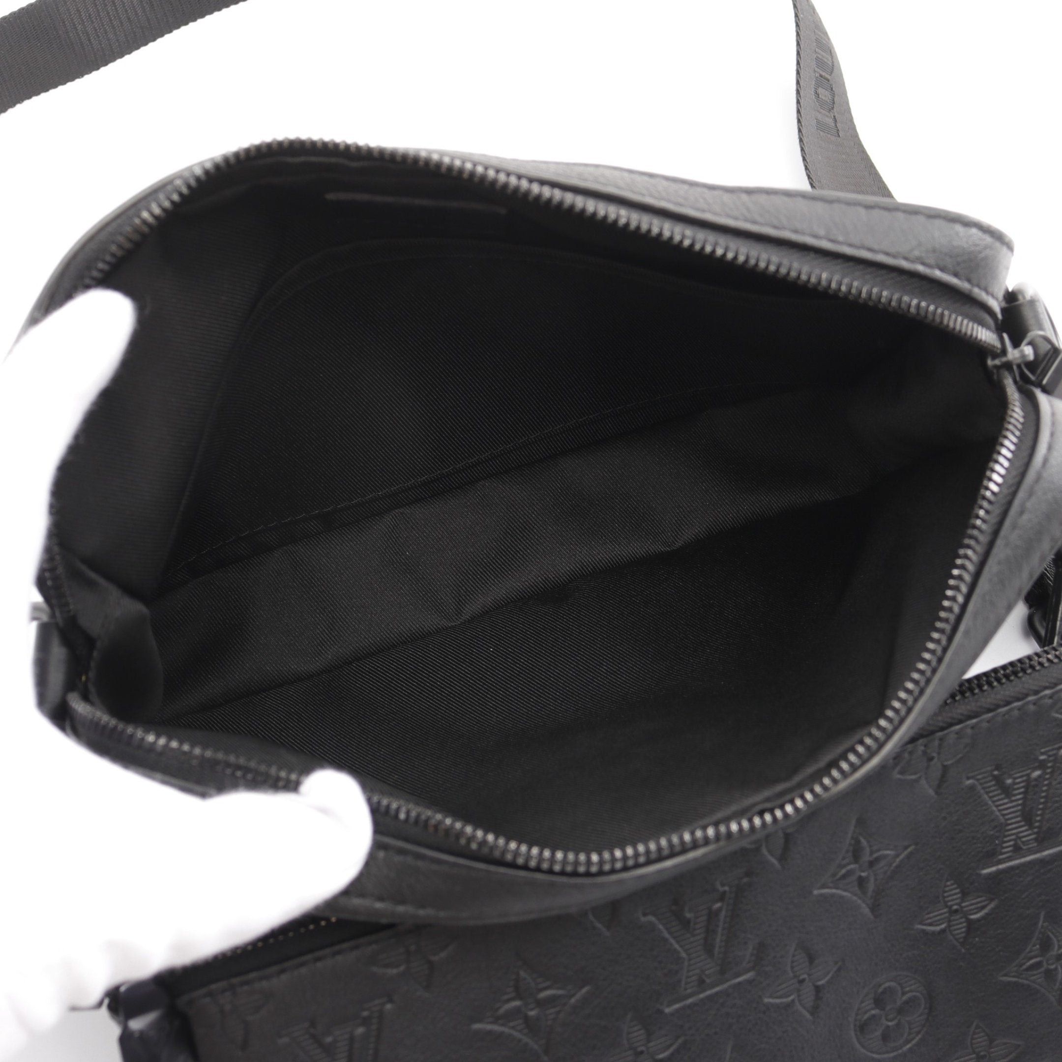 Louis Vuitton Louis Vuitton Trio Messenger Monogram Shadow Shoulder Bag Leather Black Size ONE SIZE - 3 Thumbnail