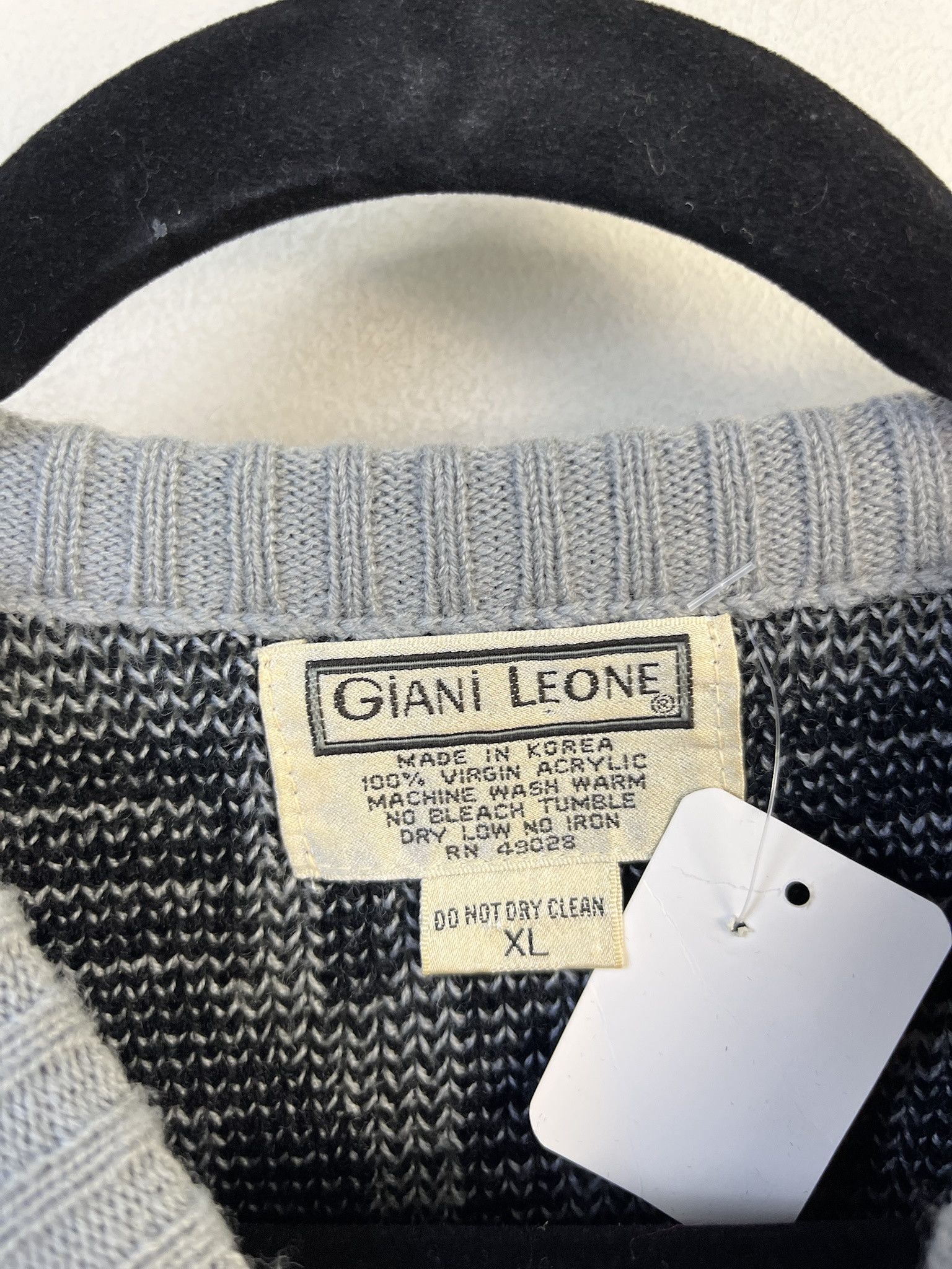 Vintage Vintage Knit Sweater 1990s Thick Knit Giani Leone Glyph Knit Sweater Size XL Size US XL / EU 56 / 4 - 2 Thumbnail