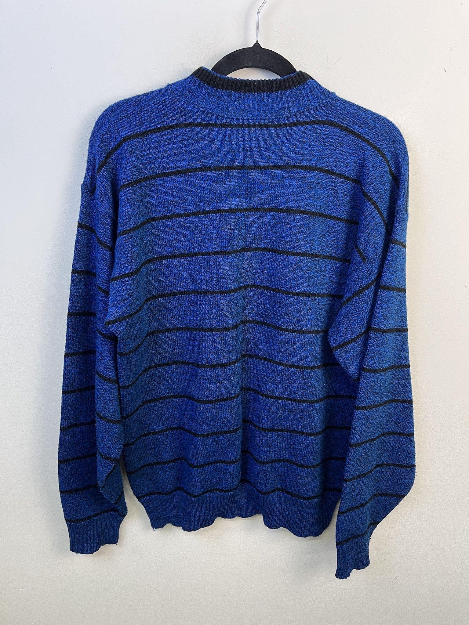 Vintage Vintage Knit Sweater 1990s Thick Knit Le Tigre Blue Stripe Knit Swetaer Size L Size US L / EU 52-54 / 3 - 3 Thumbnail