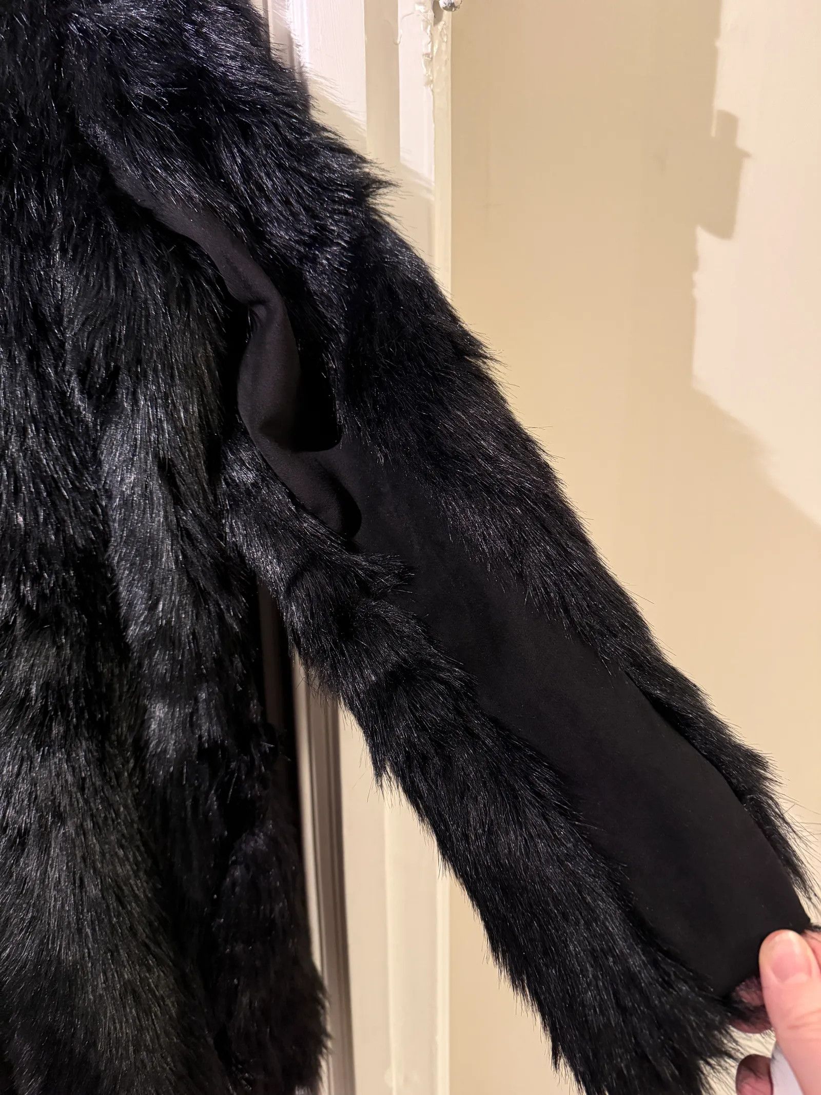 H&M H&M Divided Fur Faux Fur Size S / US 4 / IT 40 - 3 Thumbnail