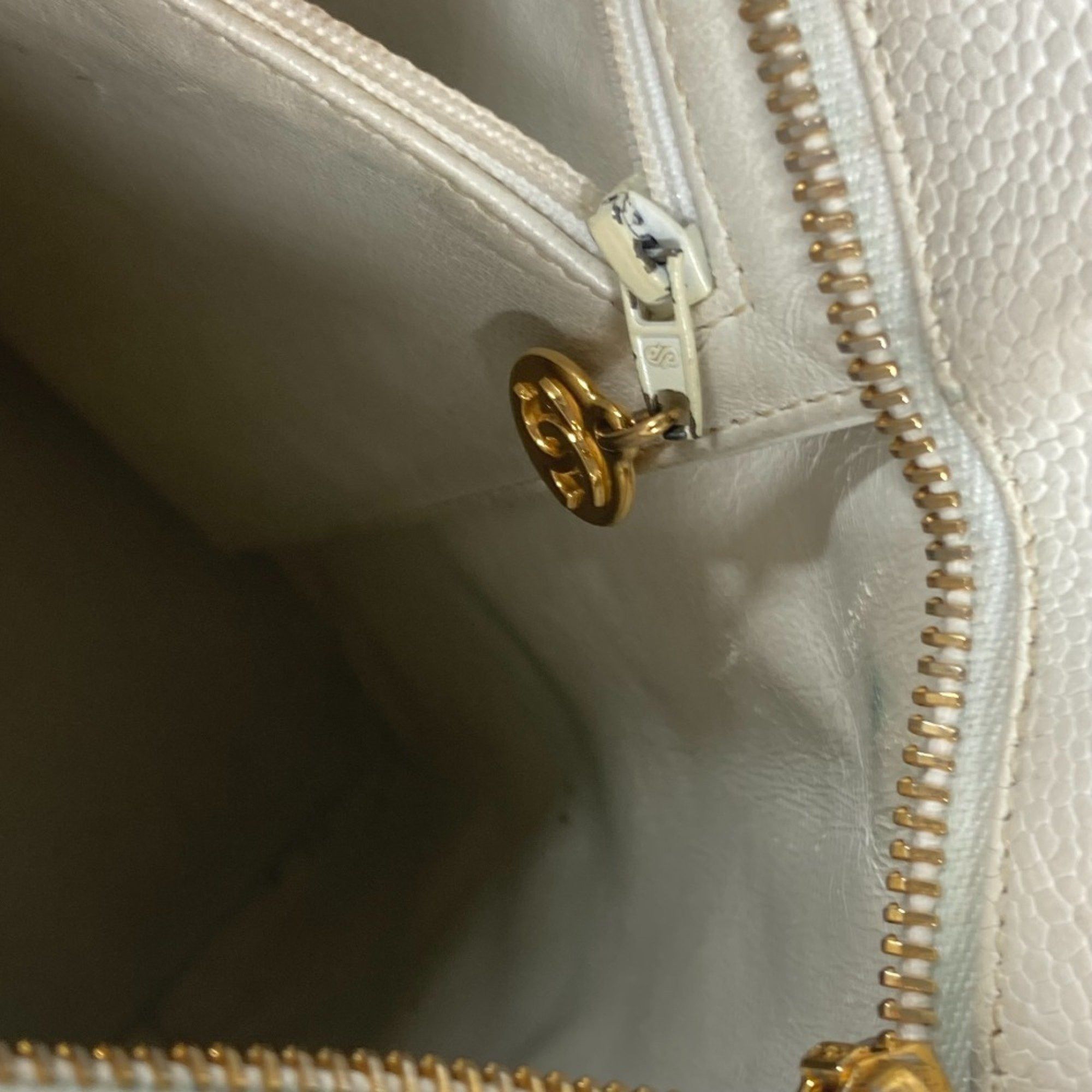 Chanel Chanel Medaillon tote Size ONE SIZE - 12 Thumbnail