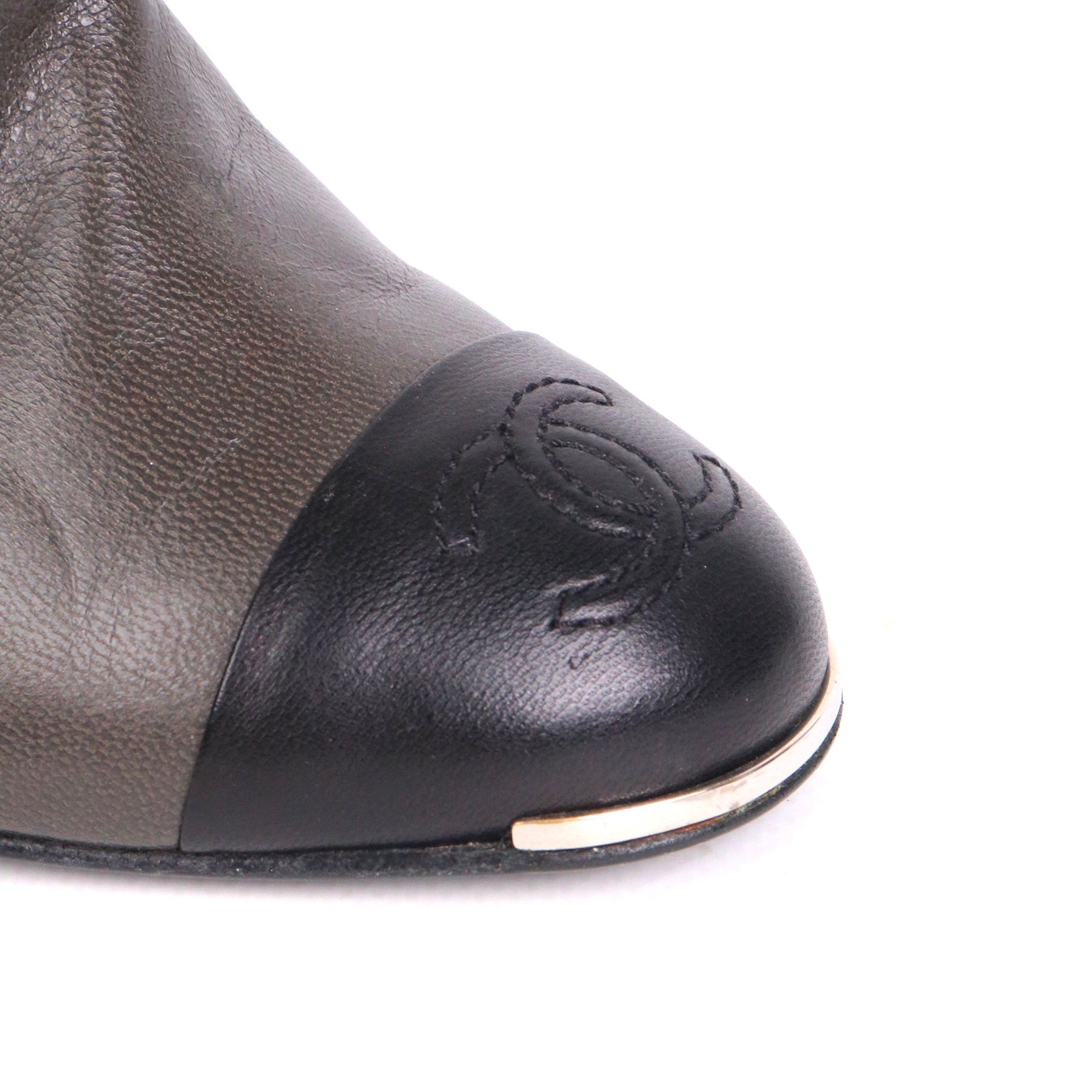 Chanel CHANEL - Chanel CC ankle boots in gray leather Size US 5 / IT 35 - 3 Thumbnail