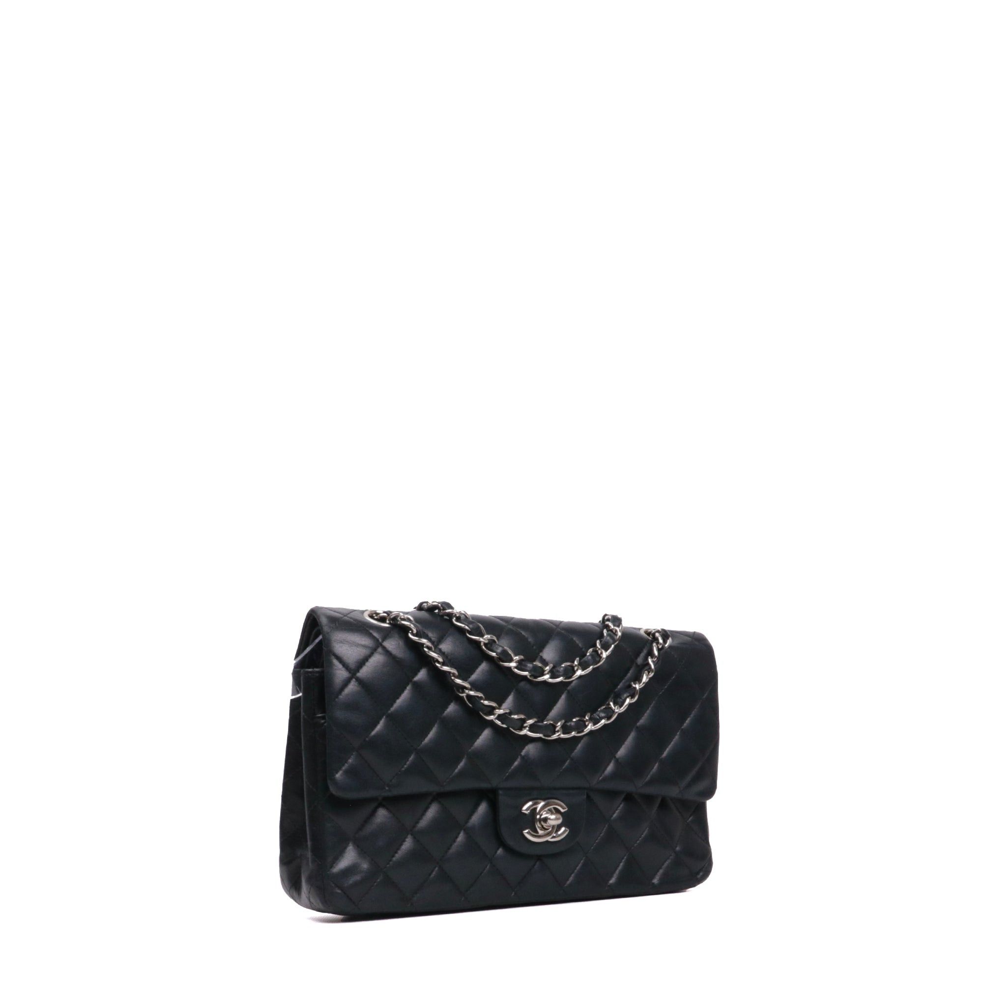 Chanel CHANEL - Chanel Timeless/Classique medium double flap handbag in black smooth leather Size ONE SIZE - 2 Thumbnail