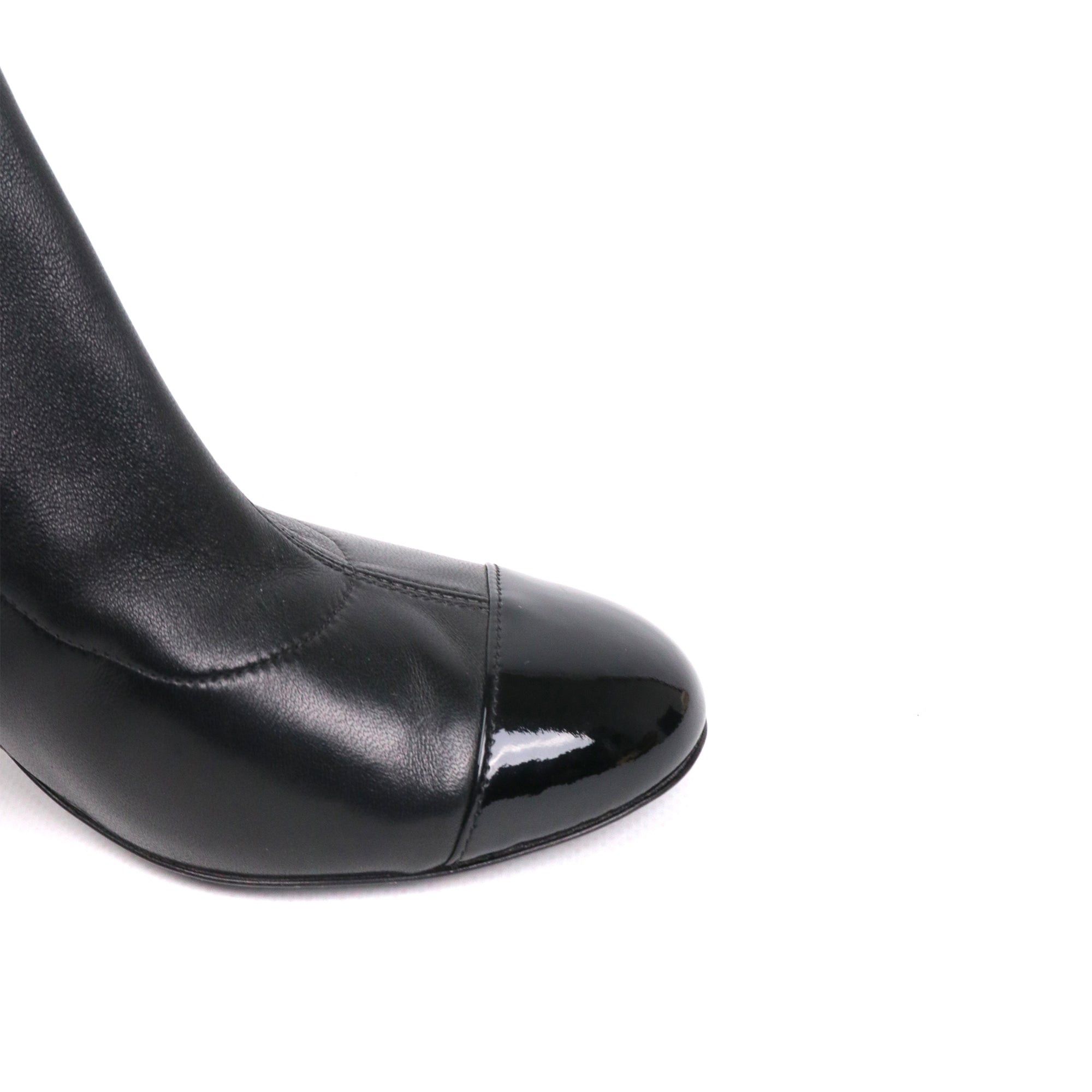 Chanel CHANEL - Chanel CC ankle boots in black leather (T37) Size US 6 / IT 36 - 4 Thumbnail