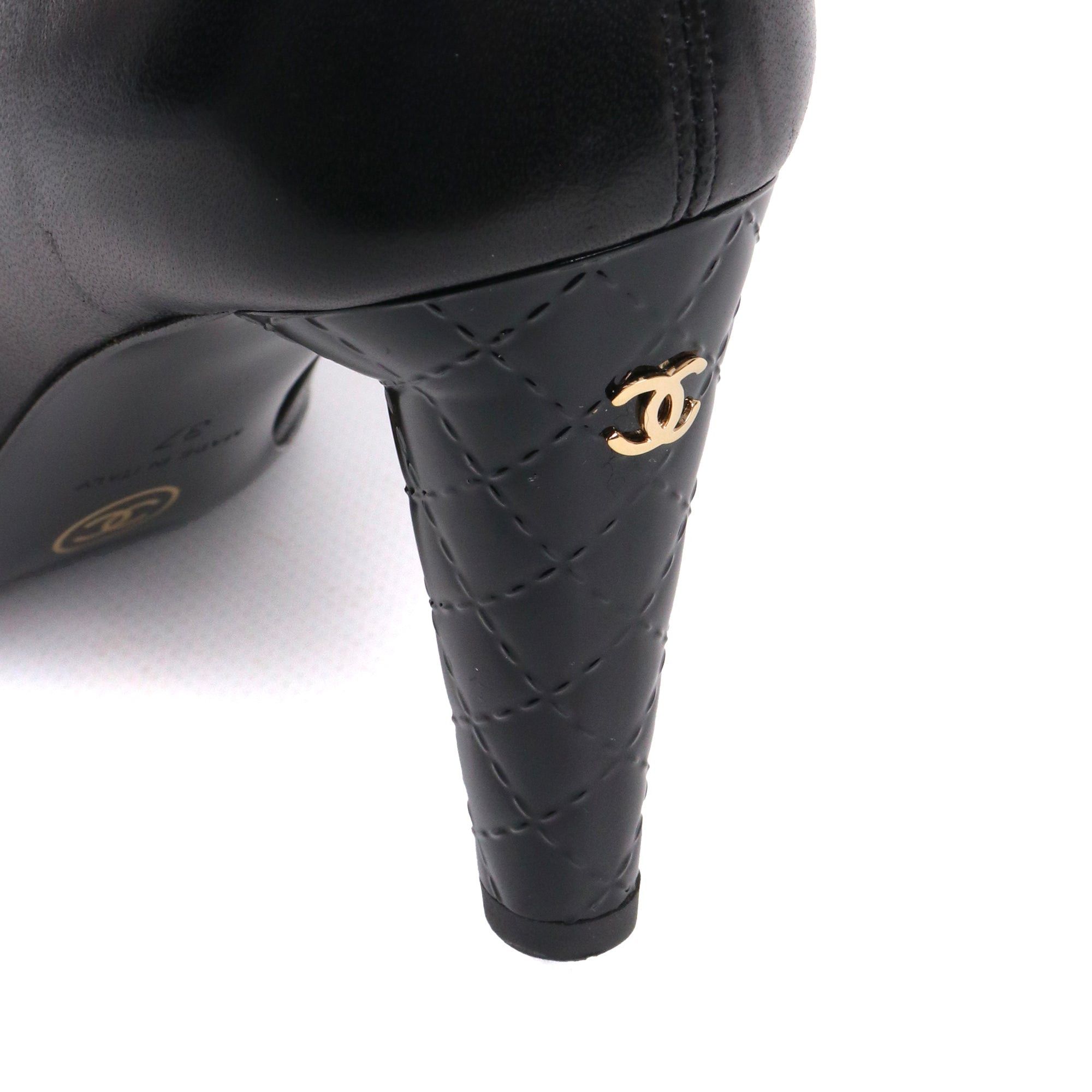 Chanel CHANEL - Chanel CC ankle boots in black leather (T37) Size US 6 / IT 36 - 5 Thumbnail
