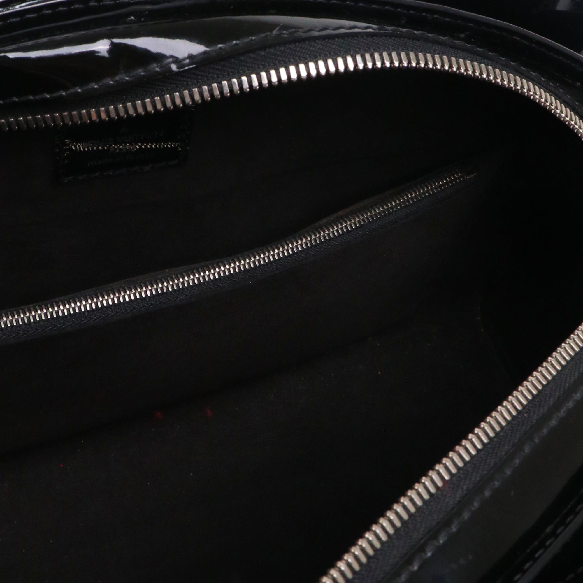 Louis Vuitton LOUIS VUITTON - Louis Vuitton Pont Neuf handbag in black patent epi leather Size ONE SIZE - 9 Thumbnail