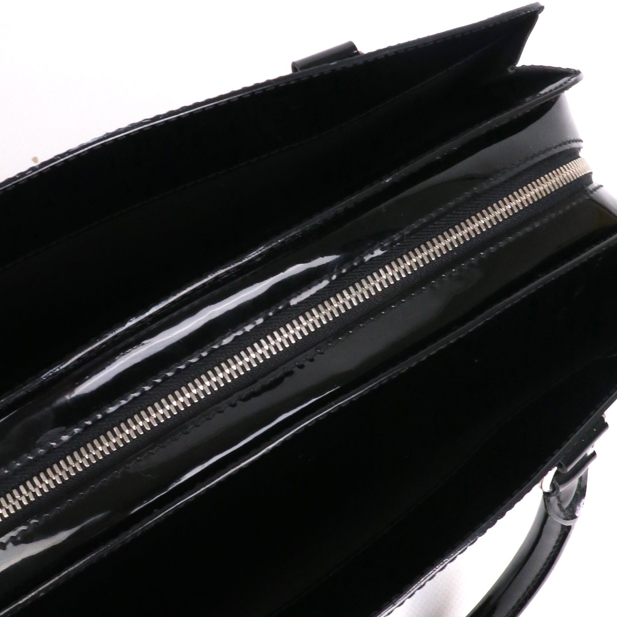 Louis Vuitton LOUIS VUITTON - Louis Vuitton Pont Neuf handbag in black patent epi leather Size ONE SIZE - 7 Thumbnail