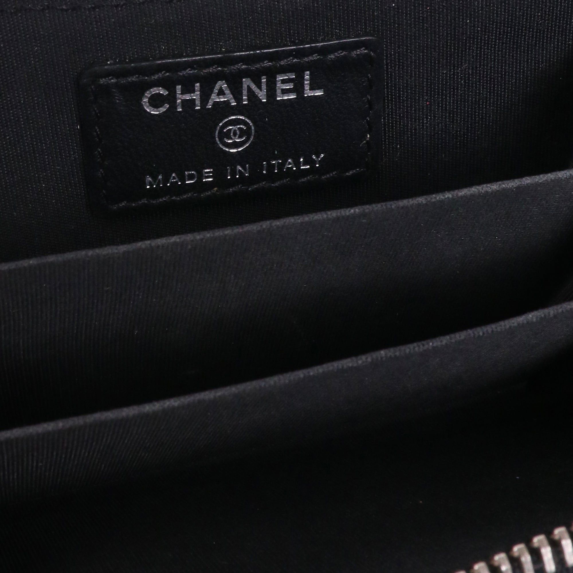 Chanel CHANEL - Chanel zipped wallet in black chevron leather Size ONE SIZE - 7 Thumbnail