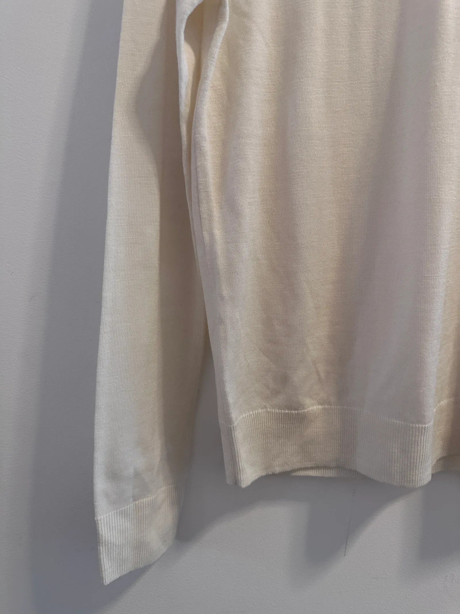 Uniqlo Uniqlo Sweater Size M / US 6-8 / IT 42-44 - 5 Thumbnail