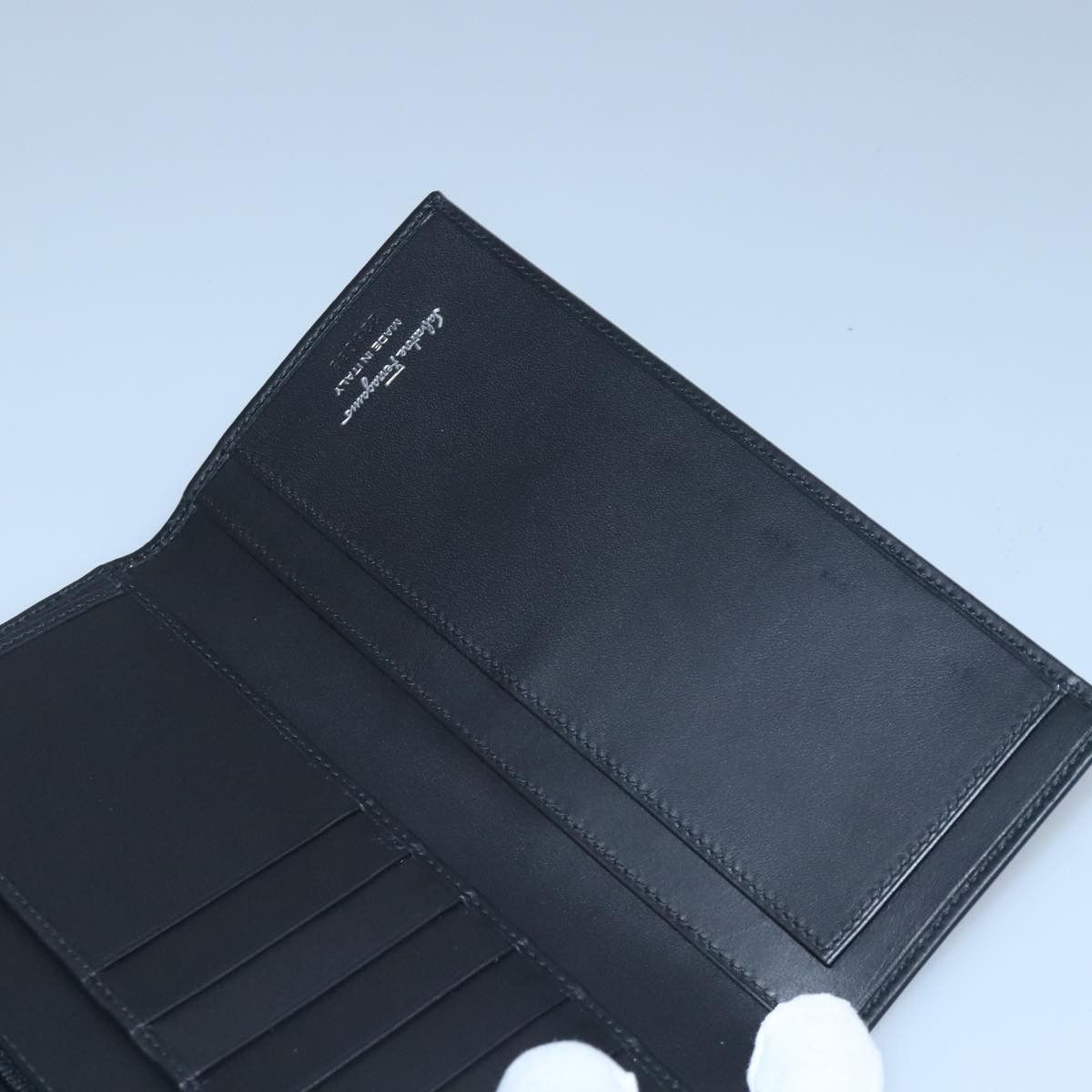Salvatore Ferragamo Vara Black Leather Wallet (Pre-Owned) Size ONE SIZE - 17 Thumbnail