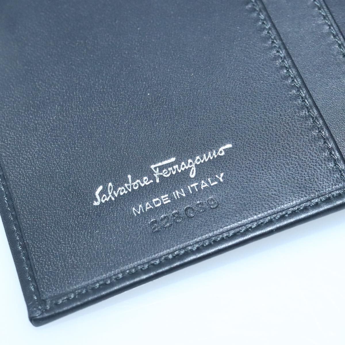 Salvatore Ferragamo Vara Black Leather Wallet (Pre-Owned) Size ONE SIZE - 12 Thumbnail