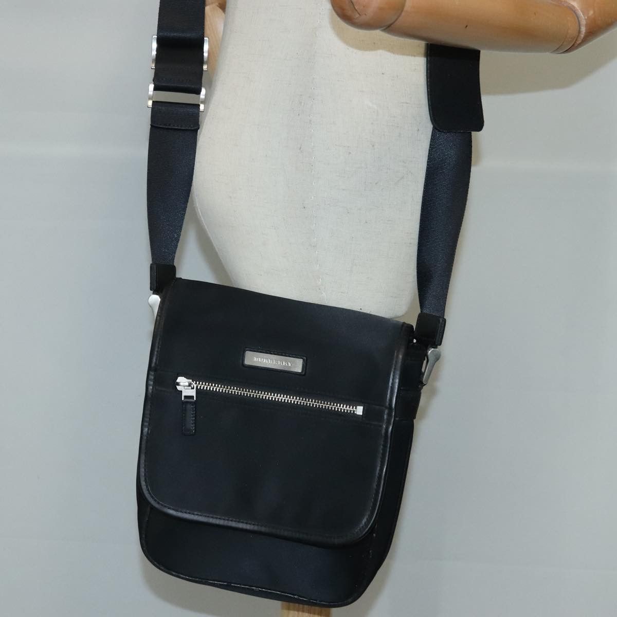 Black Synthetic Shoulder Bag (Pre-Owned)