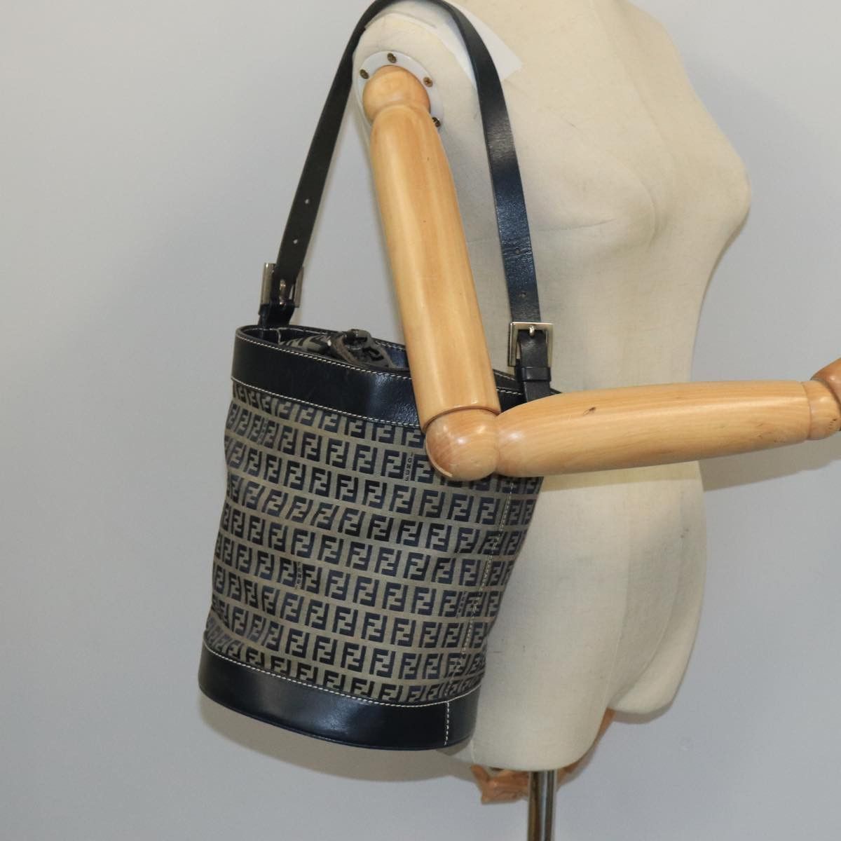 Fendi Navy Canvas Shoulder Bag (Pre-Owned) Size ONE SIZE - 15 Thumbnail