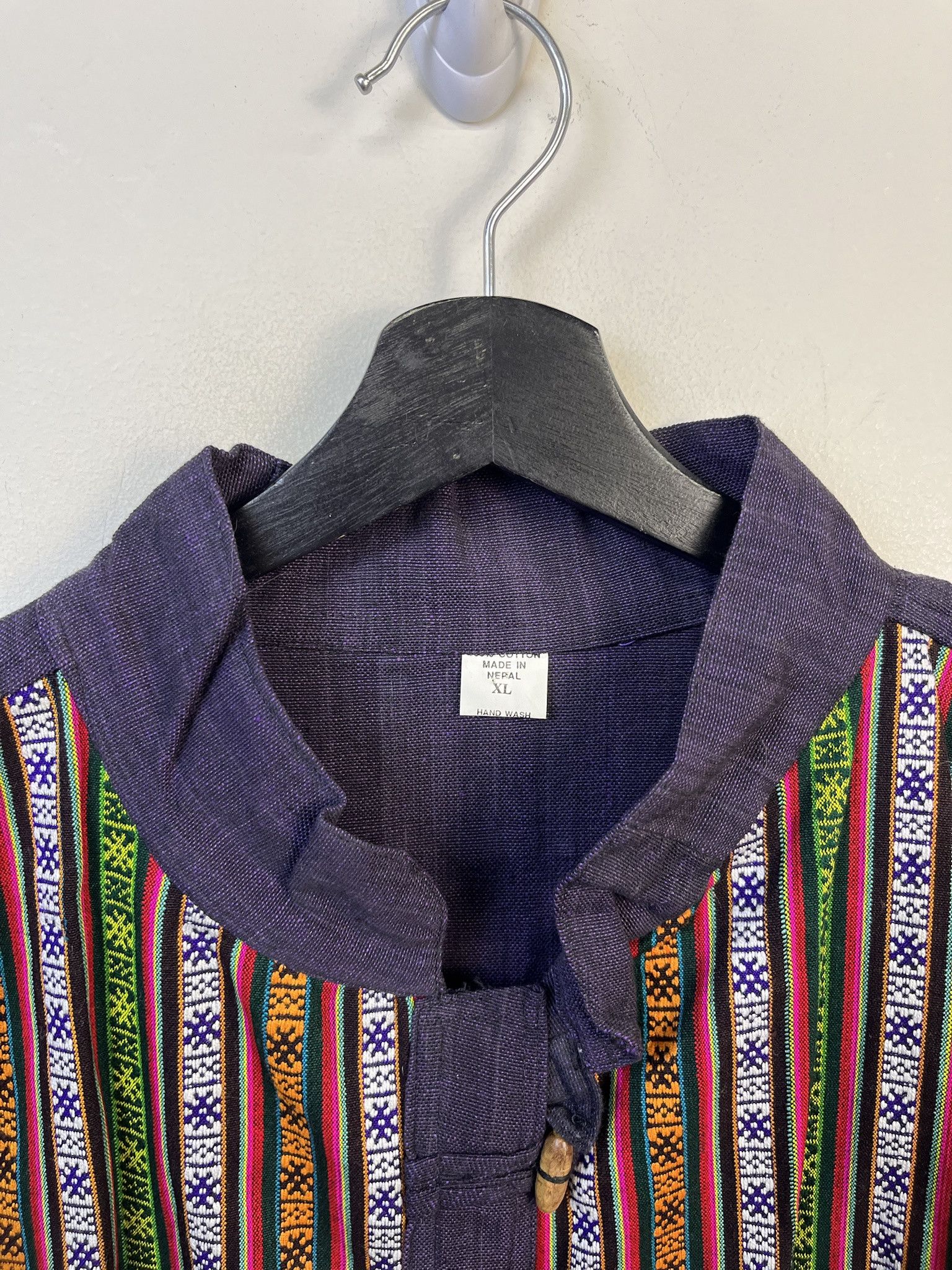 Vintage Vintage Vest 1980s Nepalese Purple Pattern Striped Wooden Toggle Button Up Shrit Size XL Size US XL / EU 56 / 4 - 2 Thumbnail