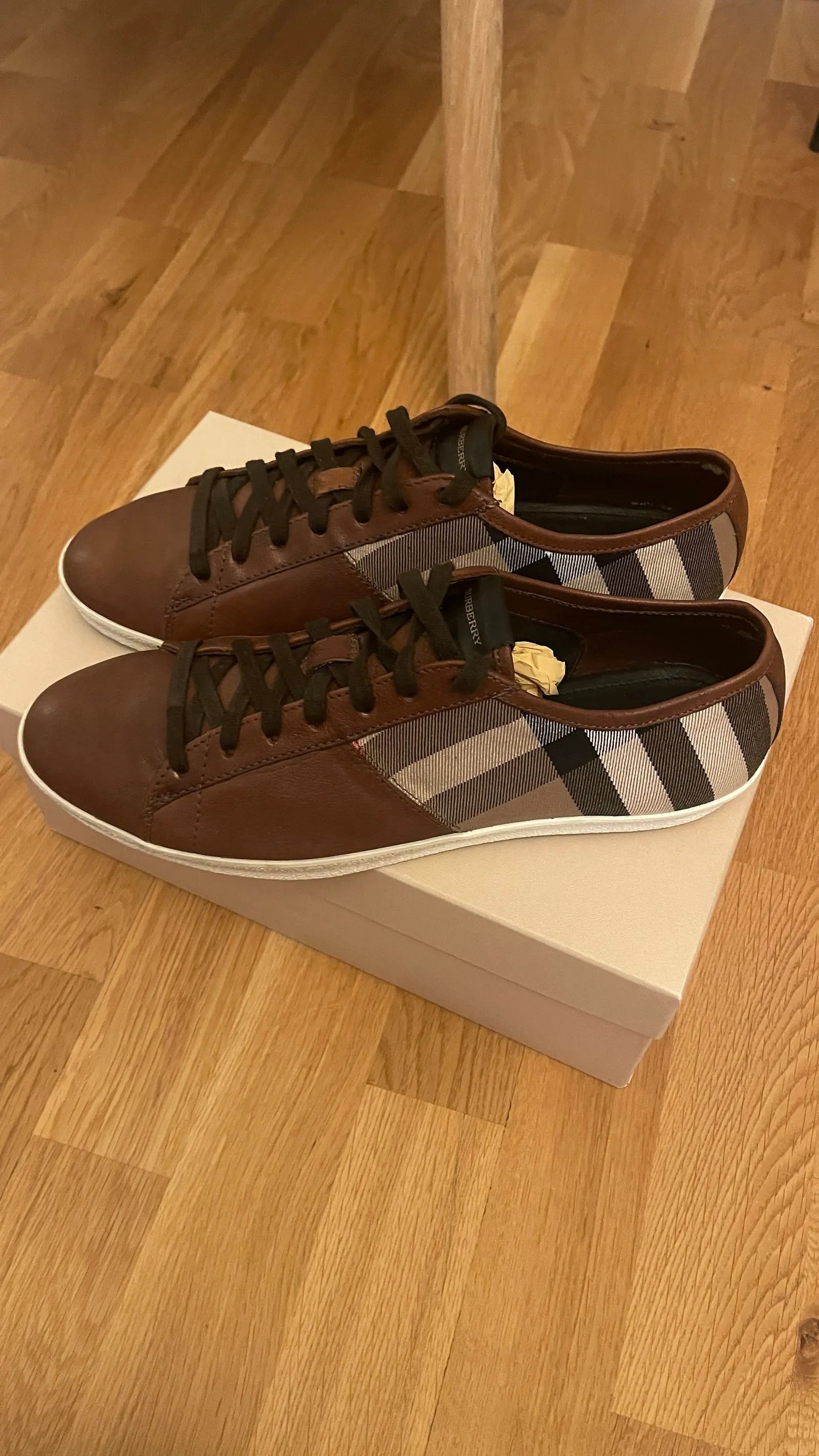Burberry Burberry Sneakers Size US 11 / EU 44 - 2 Thumbnail