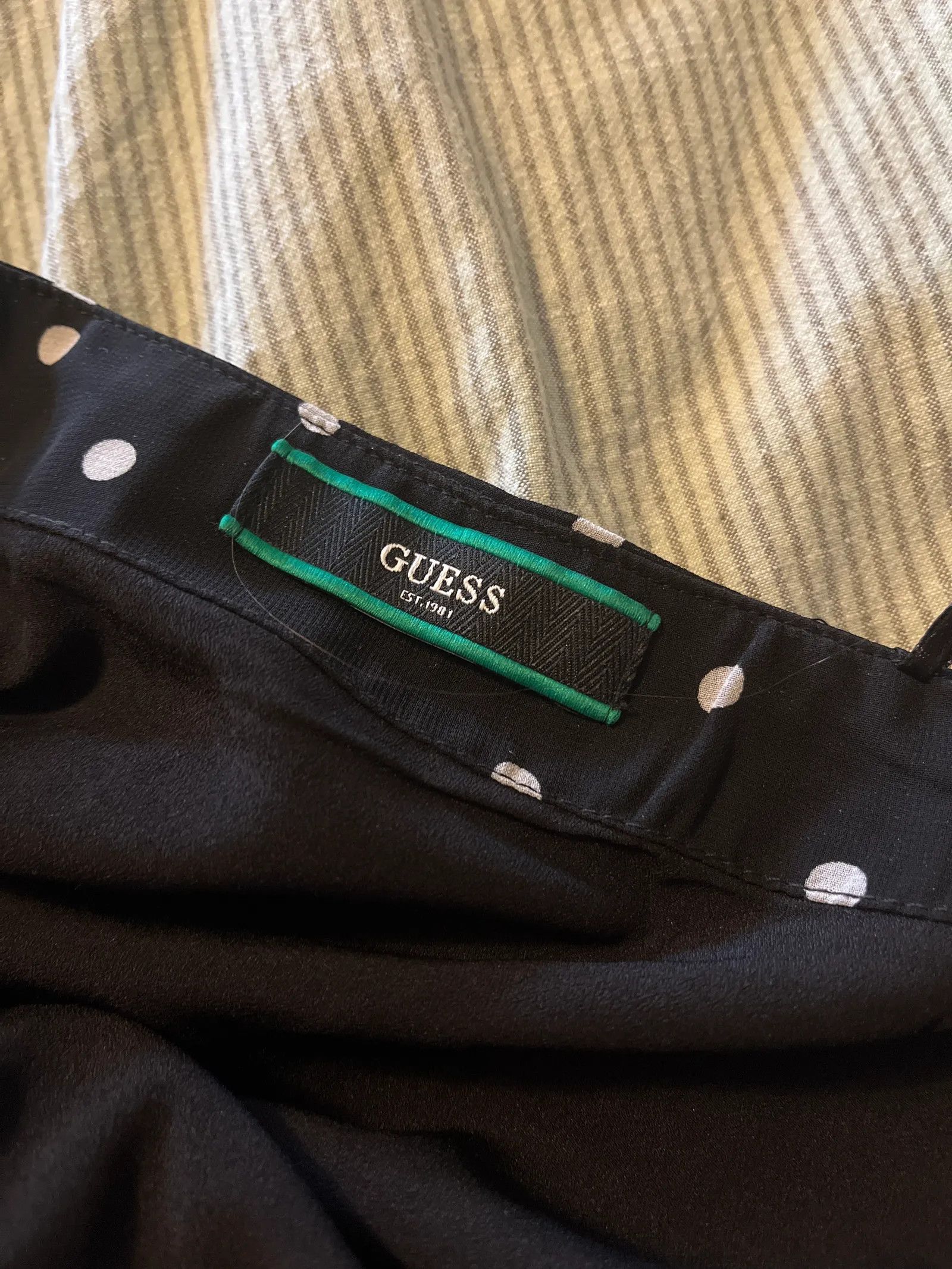 Guess Guess Skirt Size 28" / US 6 / IT 42 - 2 Thumbnail