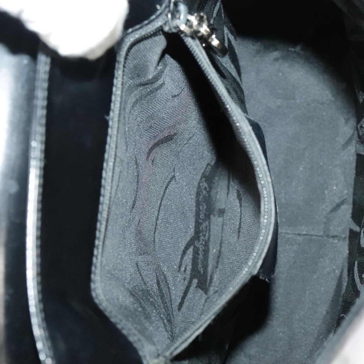 Salvatore Ferragamo Gancini Black Leather Handbag (Pre-Owned) Size ONE SIZE - 11 Thumbnail