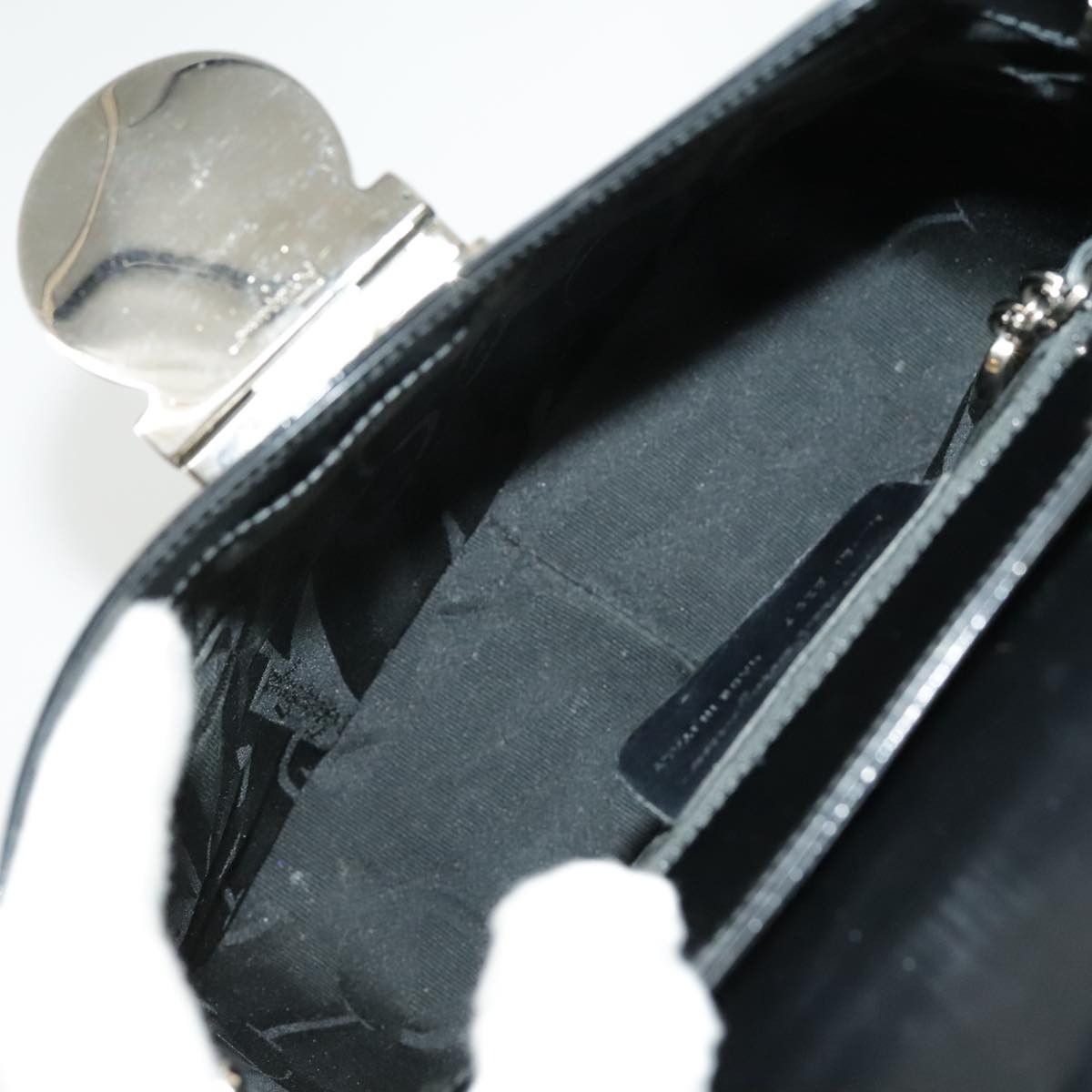Salvatore Ferragamo Gancini Black Leather Handbag (Pre-Owned) Size ONE SIZE - 14 Thumbnail