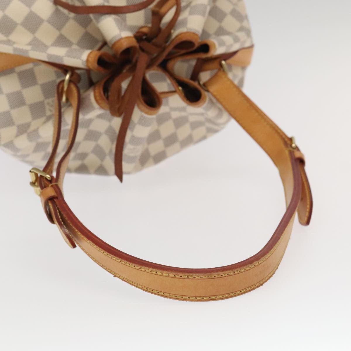 Louis Vuitton Noé White Canvas Shoulder Bag (Pre-Owned) Size ONE SIZE - 5 Thumbnail