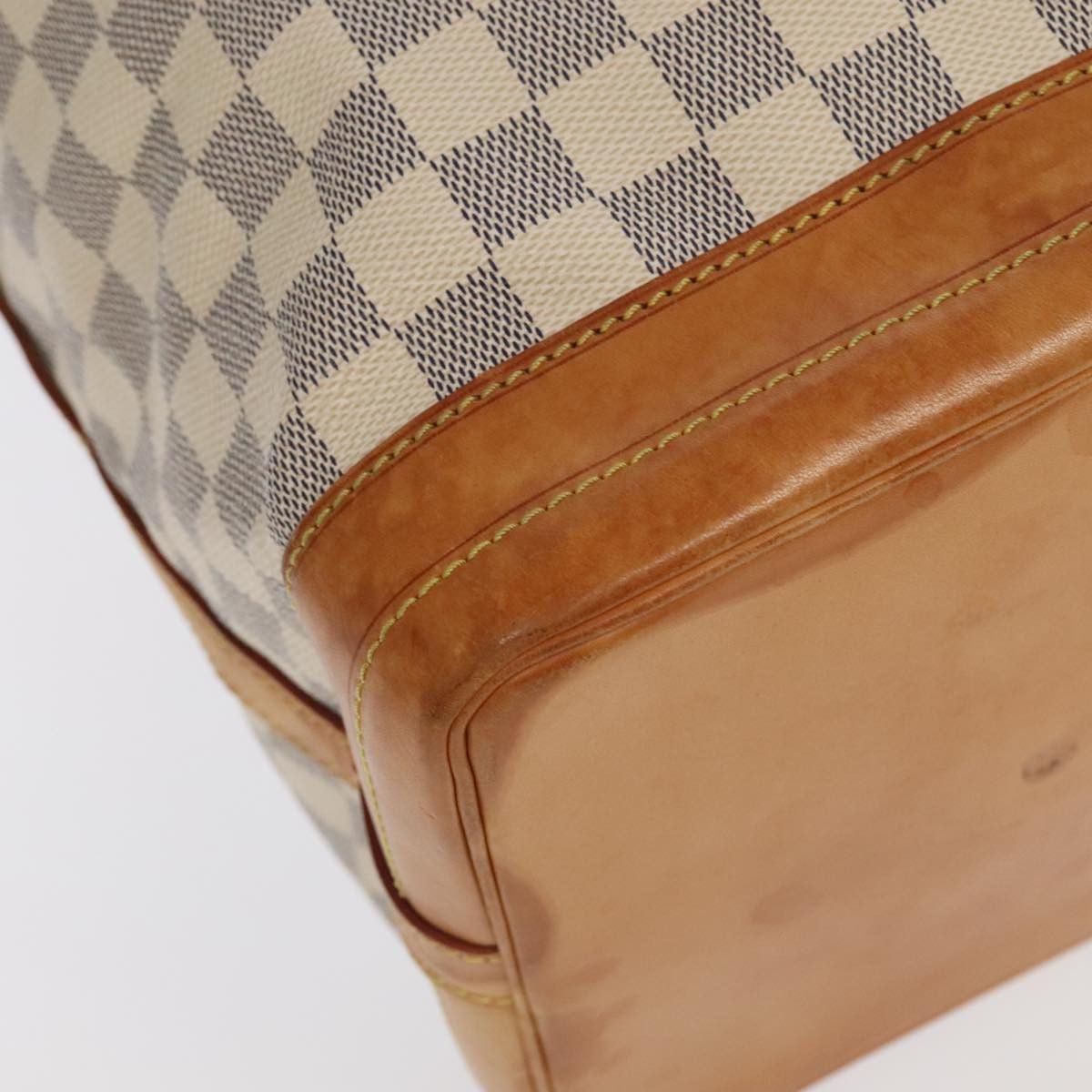 Louis Vuitton Noé White Canvas Shoulder Bag (Pre-Owned) Size ONE SIZE - 7 Thumbnail