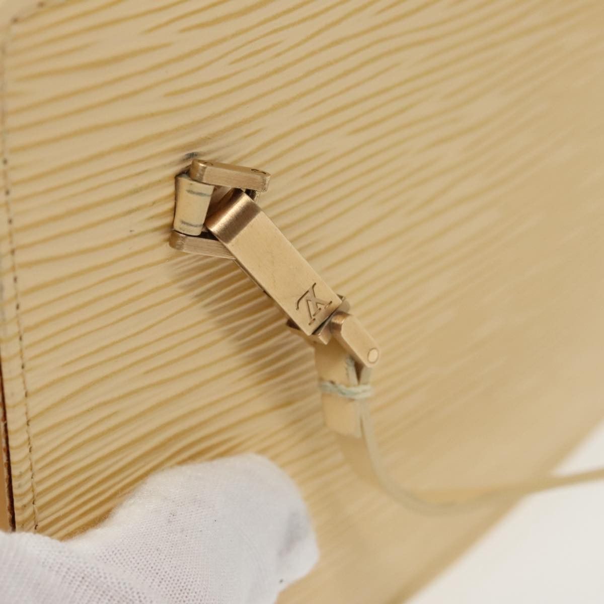 Louis Vuitton Beige Leather Shoulder Bag (Pre-Owned) Size ONE SIZE - 20 Thumbnail