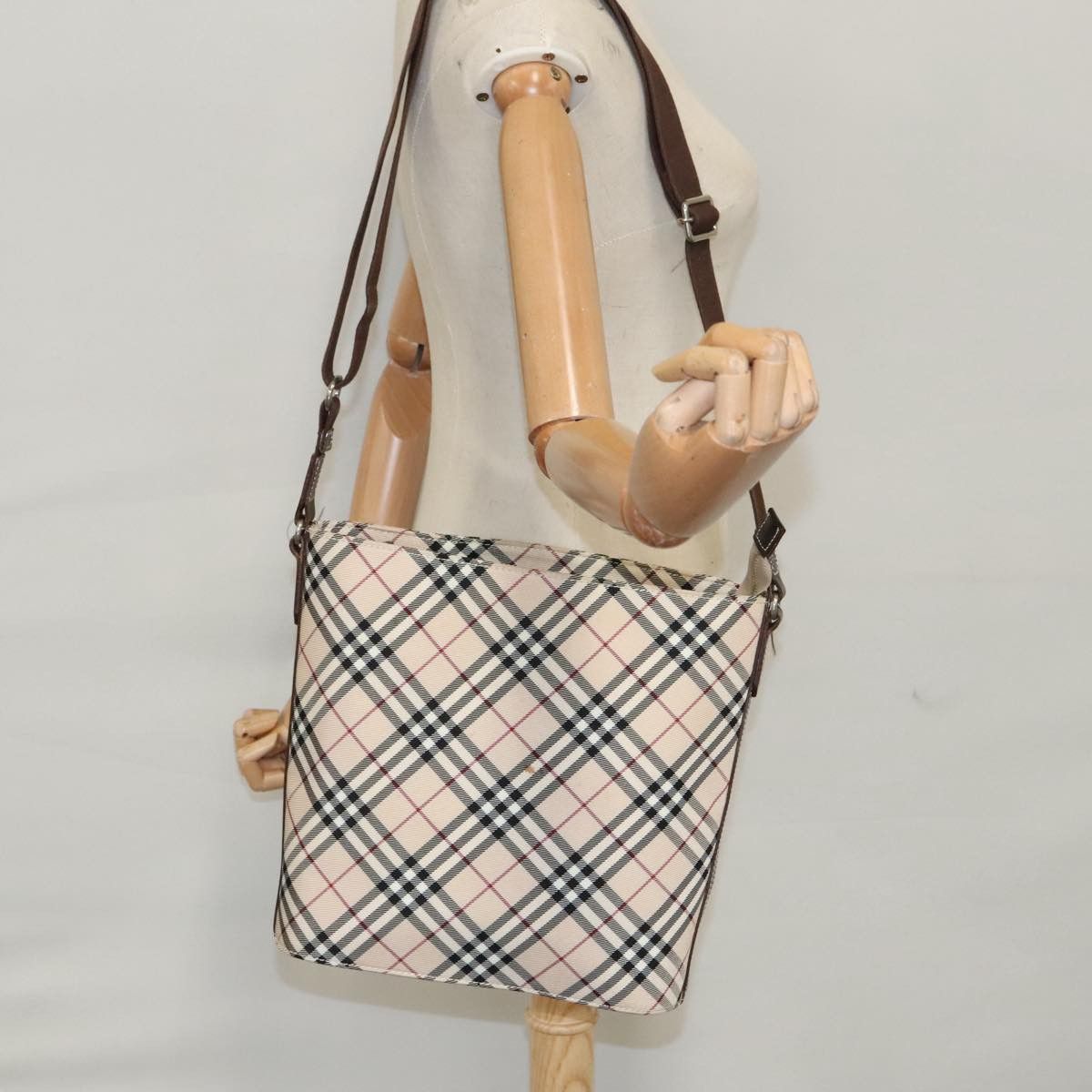 Burberry Nova Check Beige Canvas Shoulder Bag (Pre-Owned) Size ONE SIZE - 13 Thumbnail