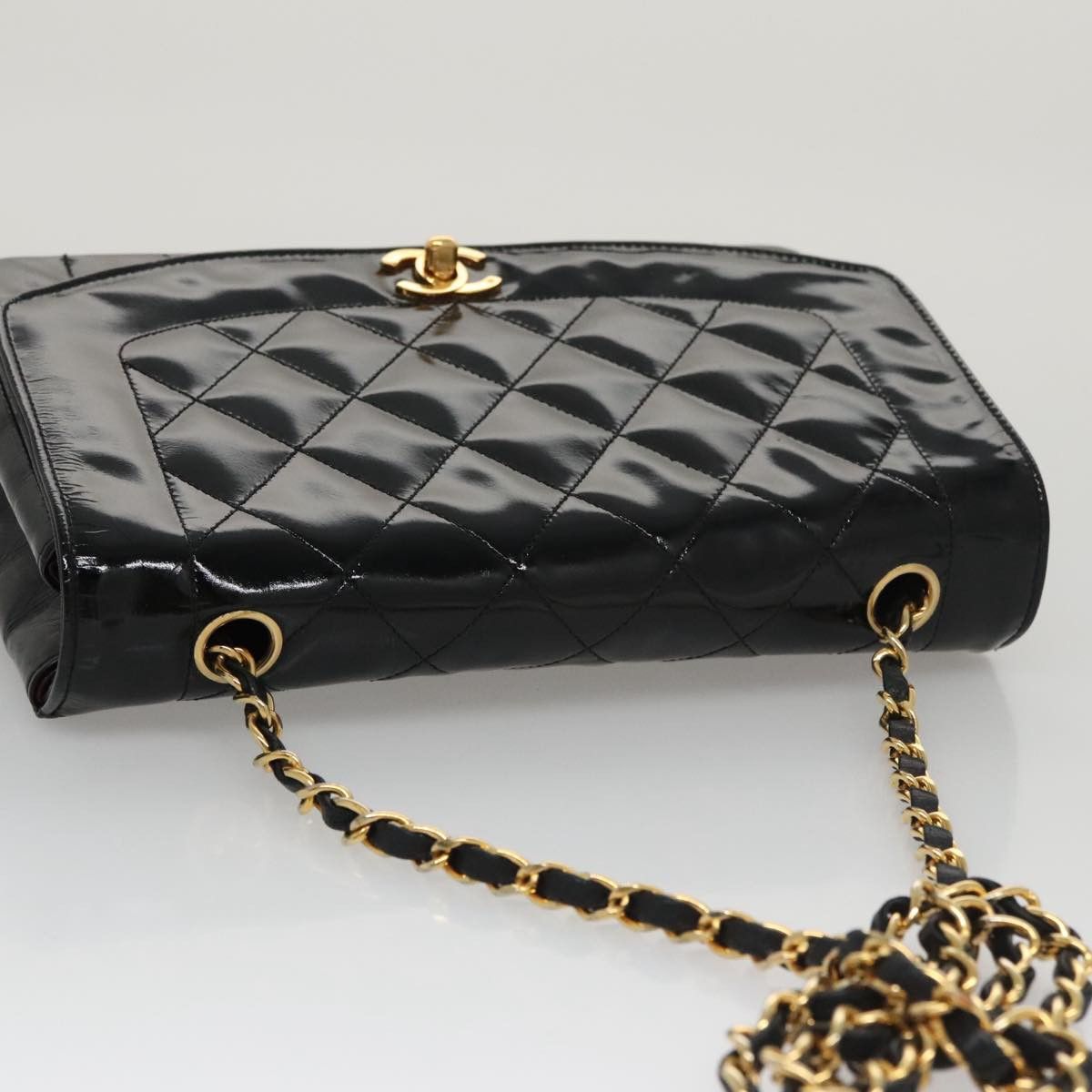 Chanel Diana Black Patent Leather Shoulder Bag (Pre-Owned) Size ONE SIZE - 19 Thumbnail
