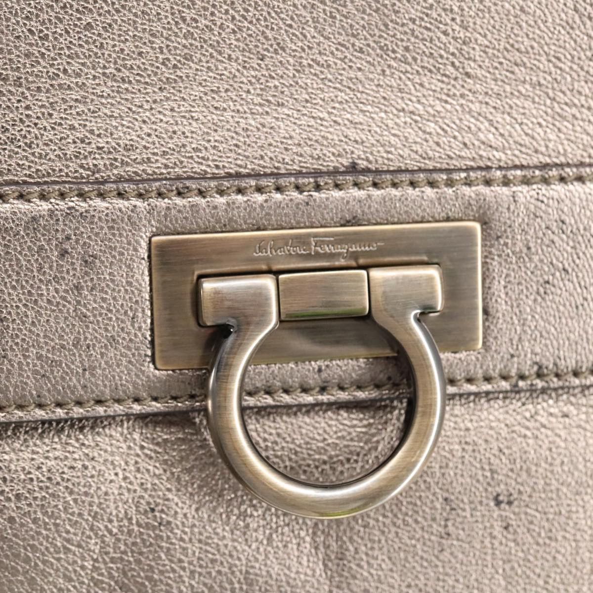 Salvatore Ferragamo Gancini Silver Leather Handbag (Pre-Owned) Size ONE SIZE - 11 Thumbnail