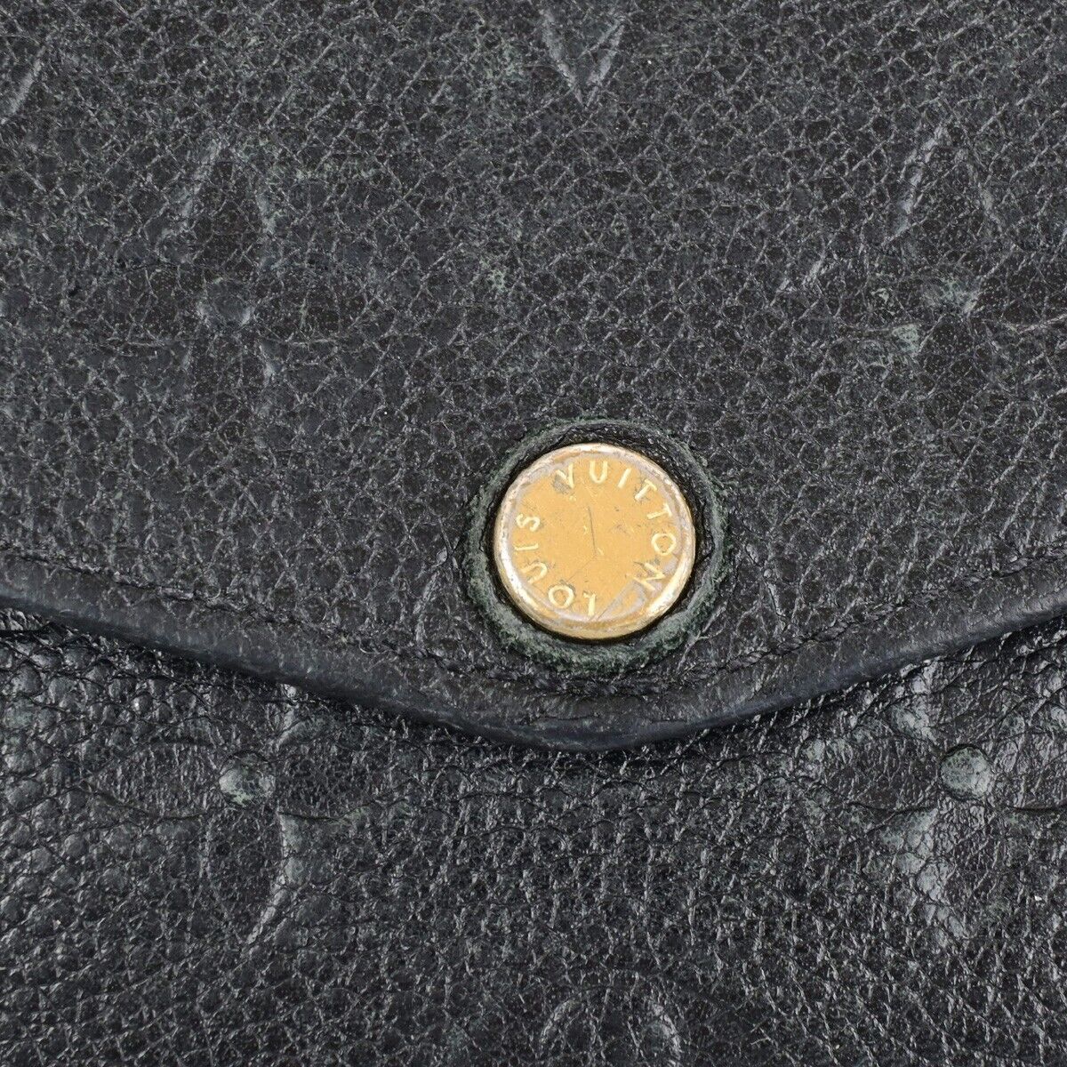 Louis Vuitton Pochette Clés Black Leather Wallet (Pre-Owned) Size ONE SIZE - 8 Thumbnail