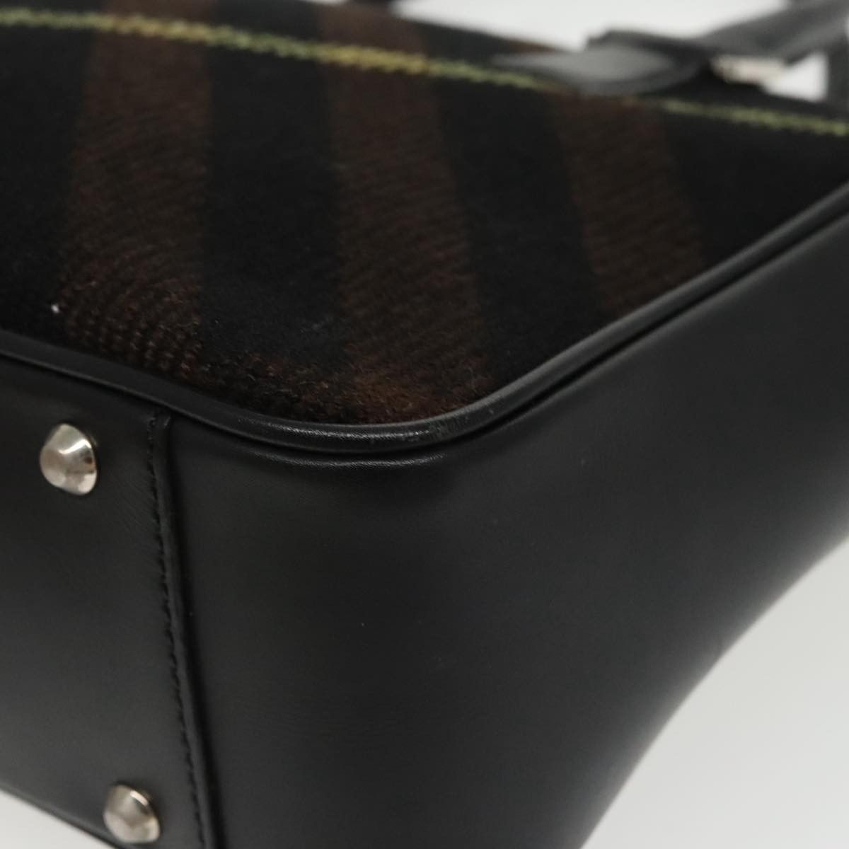 Burberry Black Leather Handbag (Pre-Owned) Size ONE SIZE - 16 Thumbnail