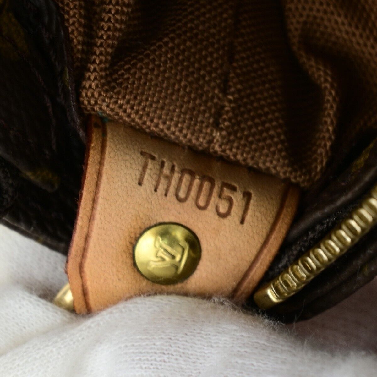 Louis Vuitton Mezzo Brown Canvas Shoulder Bag (Pre-Owned) Size ONE SIZE - 9 Thumbnail