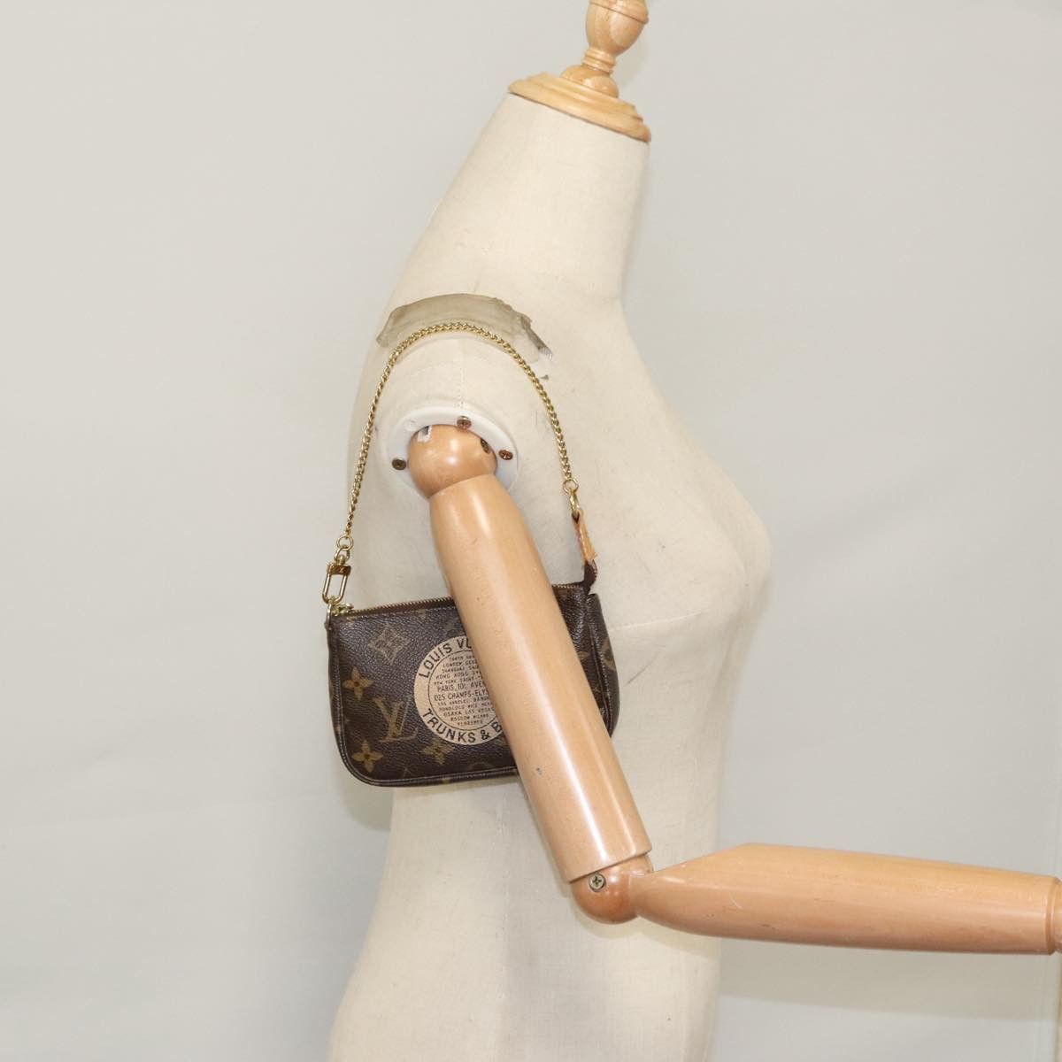 Louis Vuitton Louis Vuitton Mini Pochette Accessoires clutch Size ONE SIZE - 15 Thumbnail
