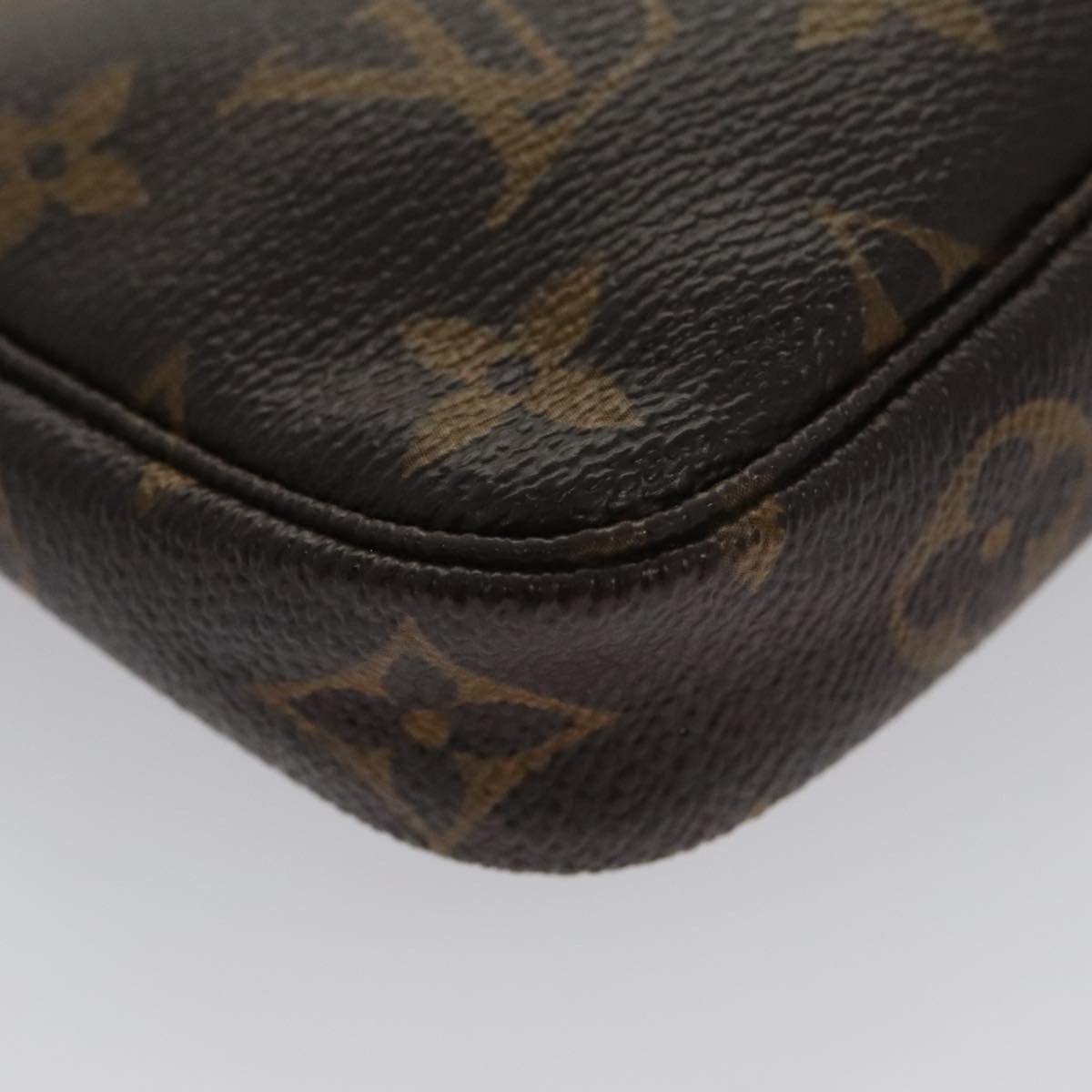 Louis Vuitton Louis Vuitton Mini Pochette Accessoires clutch Size ONE SIZE - 9 Thumbnail