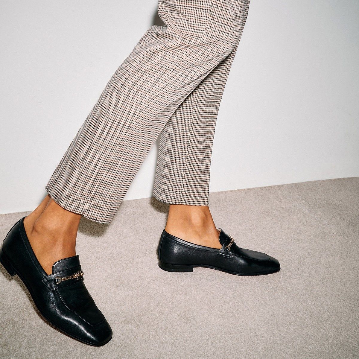 Christian Louboutin MJ Moc Size US 6 / IT 36 - 2 Thumbnail