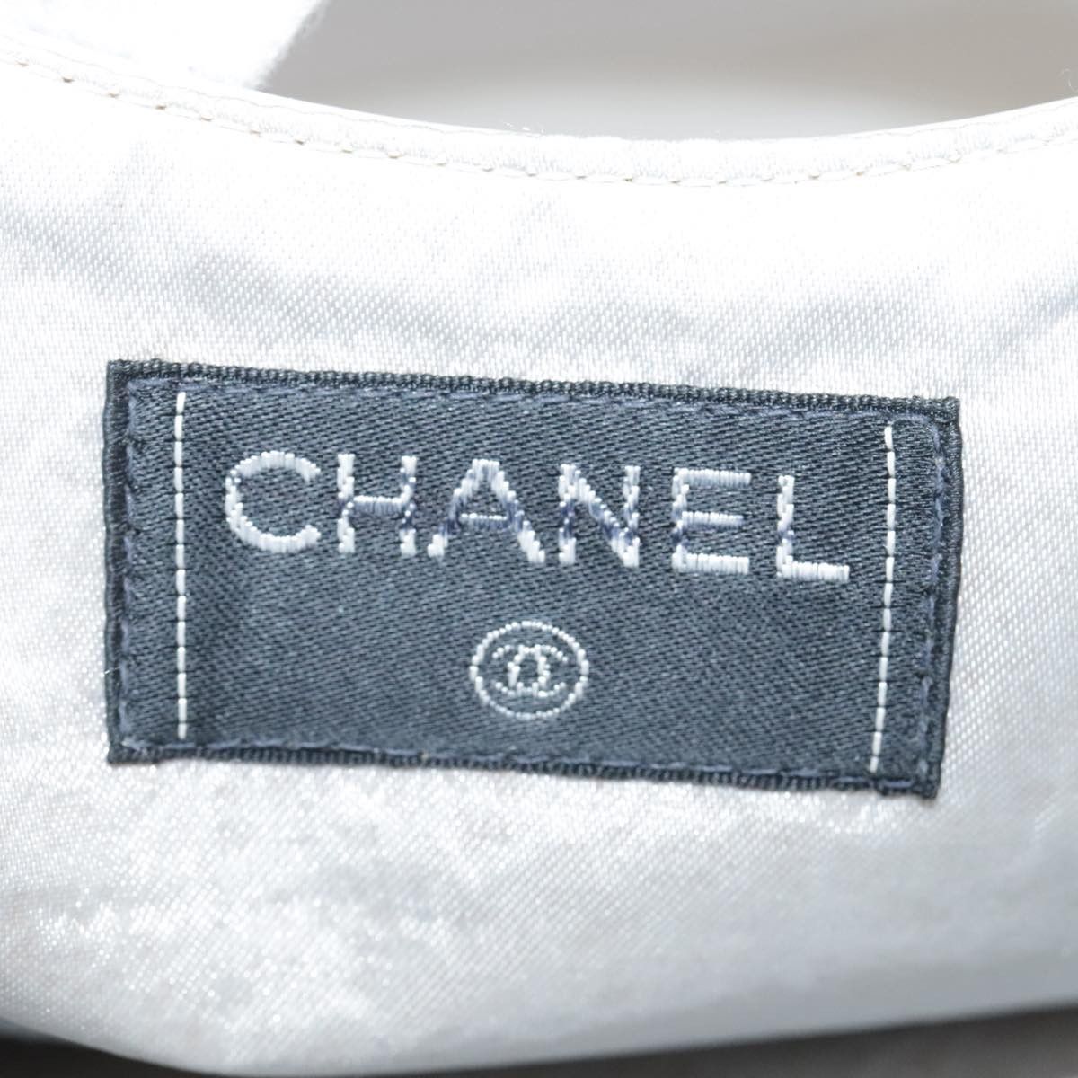Chanel Grey Leather Handbag (Pre-Owned) Size ONE SIZE - 15 Thumbnail