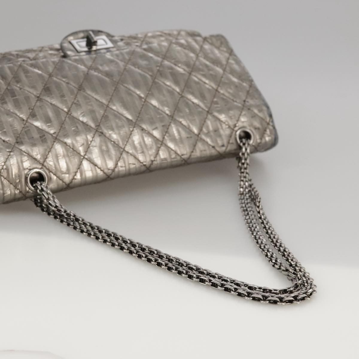 Chanel 2,55 Silver Leather Shoulder Bag (Pre-Owned) Size ONE SIZE - 5 Thumbnail