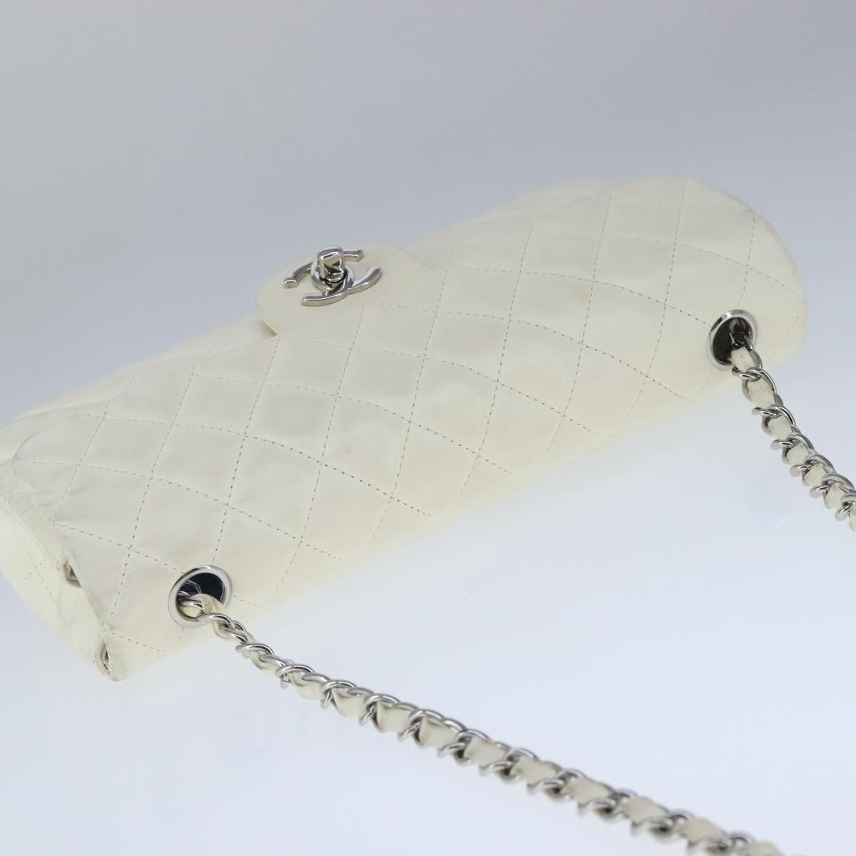 Chanel Timeless White Leather Shoulder Bag (Pre-Owned) Size ONE SIZE - 18 Thumbnail