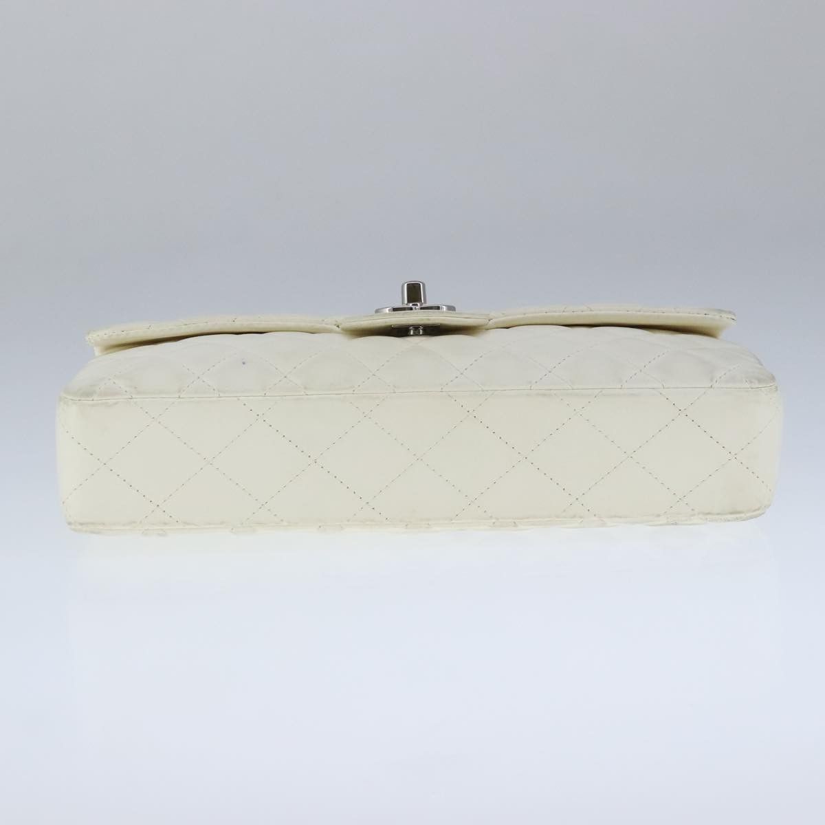 Chanel Timeless White Leather Shoulder Bag (Pre-Owned) Size ONE SIZE - 19 Thumbnail