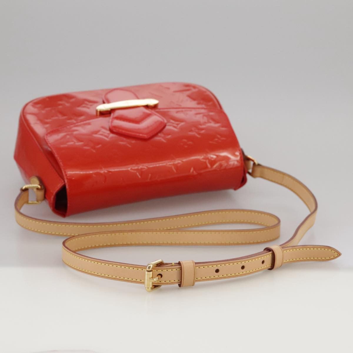 Louis Vuitton Bellflower Red Patent Leather Shoulder Bag (Pre-Owned) Size ONE SIZE - 5 Thumbnail