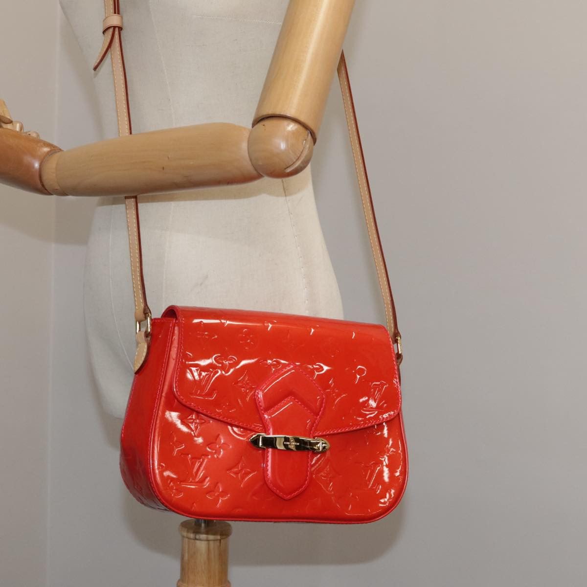 Louis Vuitton Bellflower Red Patent Leather Shoulder Bag (Pre-Owned) Size ONE SIZE - 16 Thumbnail