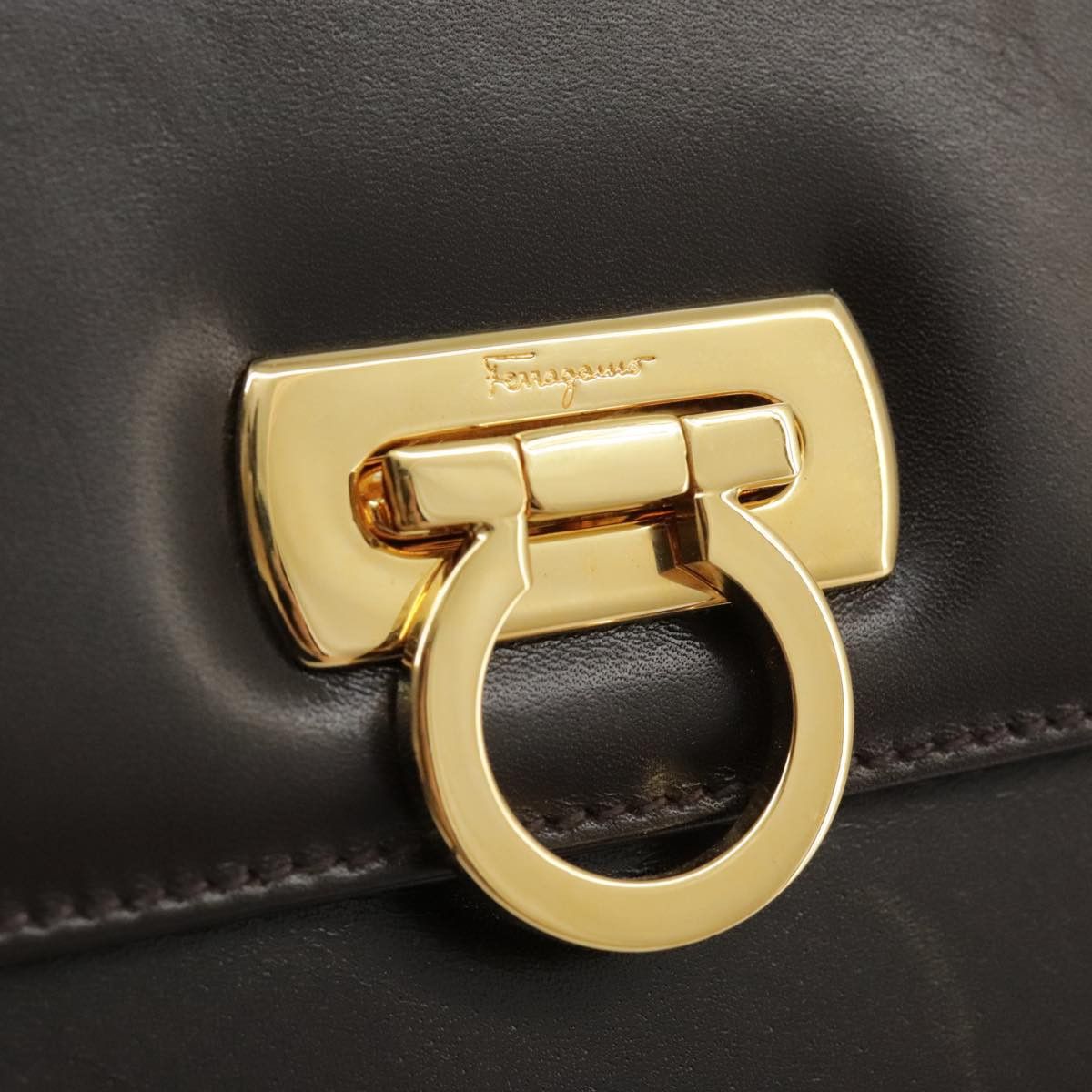 Salvatore Ferragamo Gancini Brown Leather Shoulder Bag (Pre-Owned) Size ONE SIZE - 10 Thumbnail