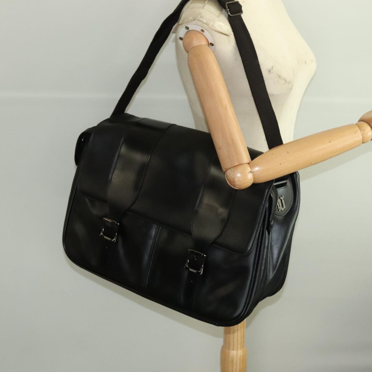 Versace Black Leather Shoulder Bag (Pre-Owned) Size ONE SIZE - 15 Thumbnail
