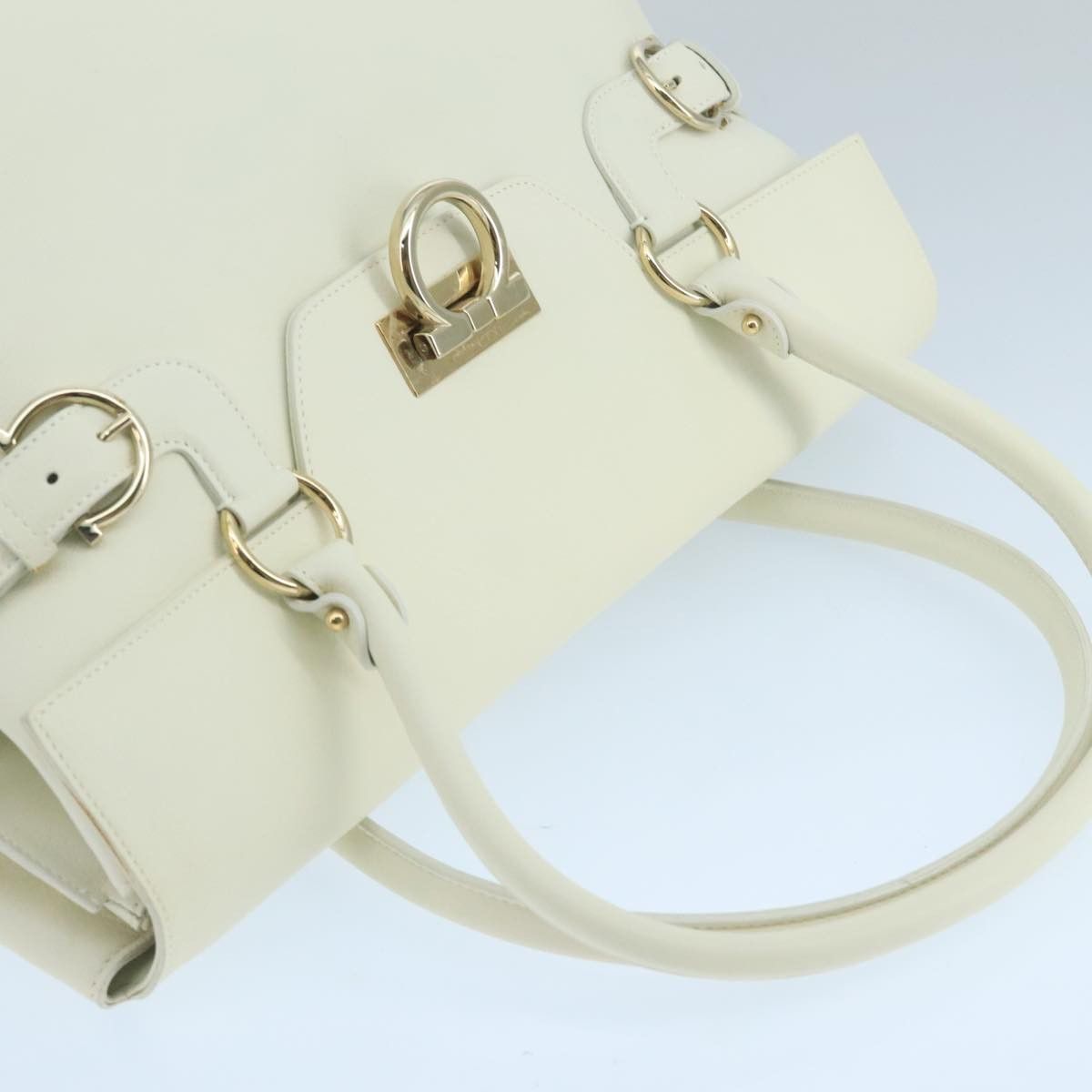Salvatore Ferragamo Gancini White Leather Handbag (Pre-Owned) Size ONE SIZE - 5 Thumbnail