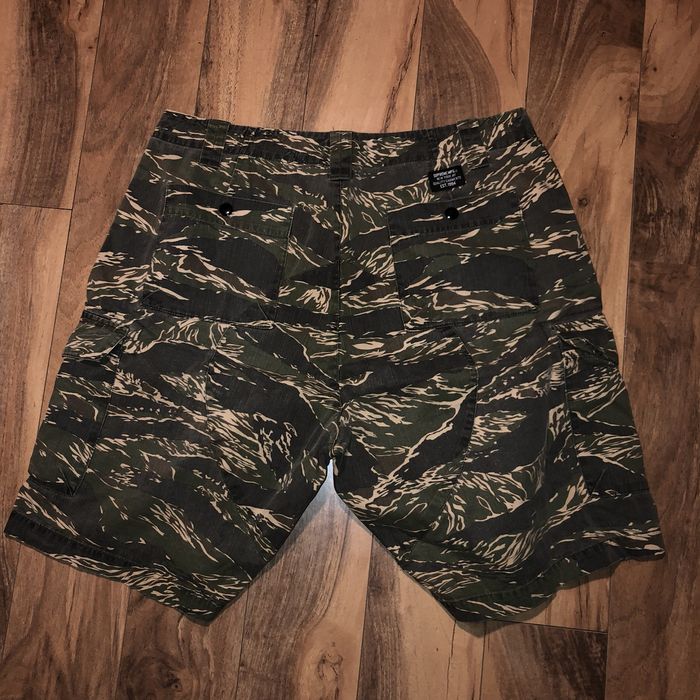 Supreme 2007 Supreme Tiger Camo Shorts | Grailed