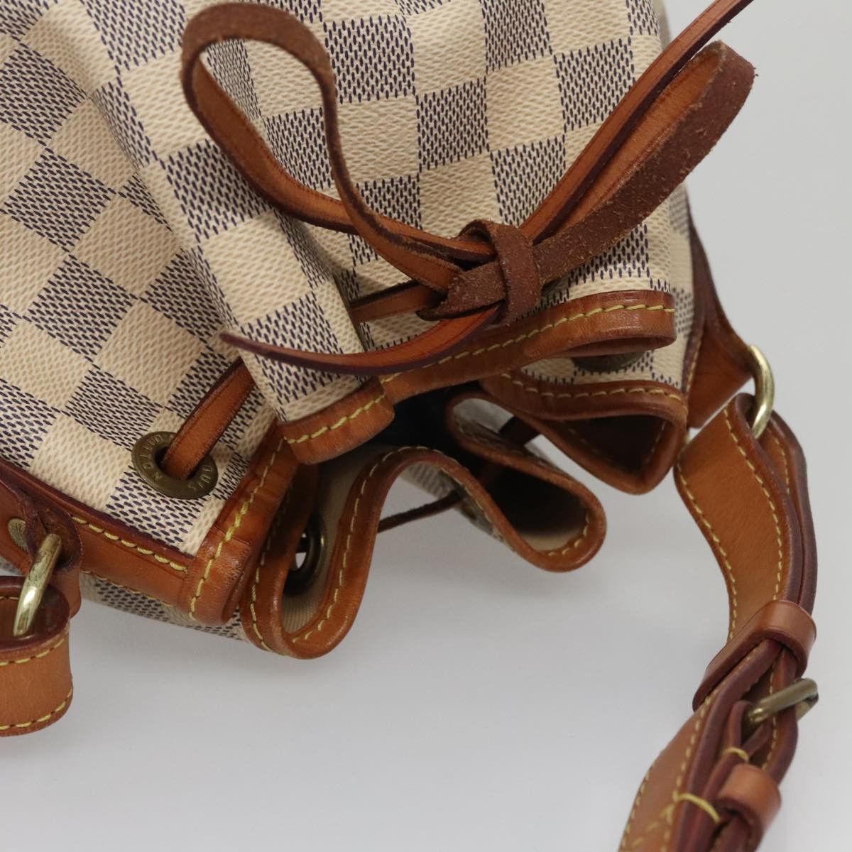 Louis Vuitton Noé Bb White Canvas Shoulder Bag (Pre-Owned) Size ONE SIZE - 5 Thumbnail