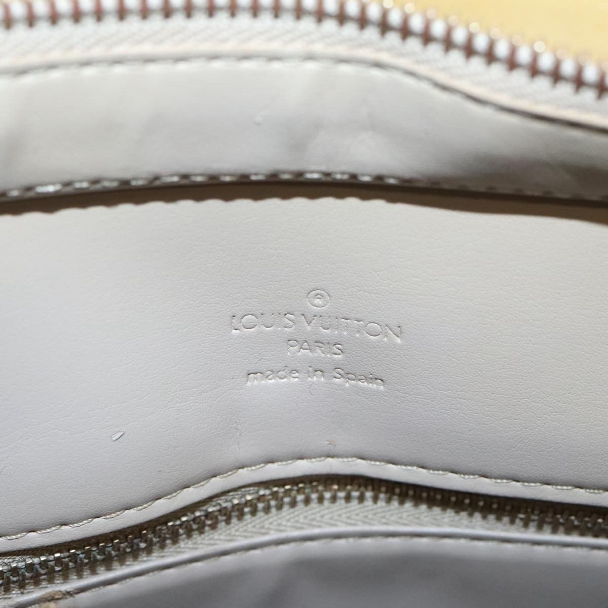 Louis Vuitton Houston Beige Patent Leather Handbag (Pre-Owned) Size ONE SIZE - 16 Thumbnail