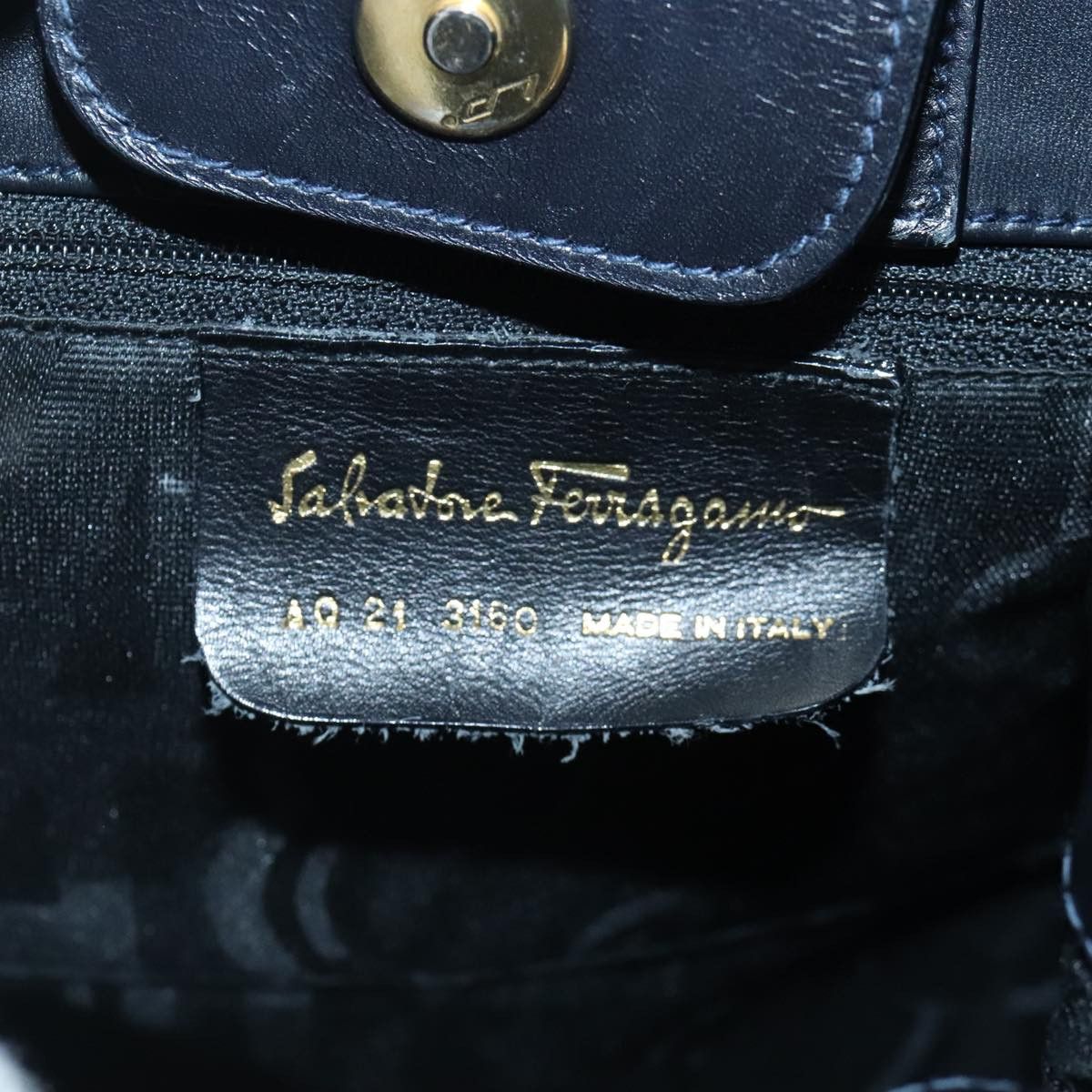 Salvatore Ferragamo Gancini Black Leather Shoulder Bag (Pre-Owned) Size ONE SIZE - 13 Thumbnail