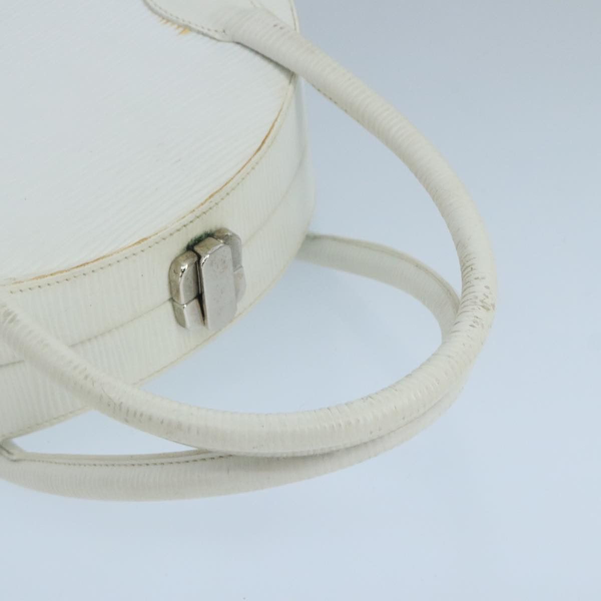 White Leather Handbag (Pre-Owned)
