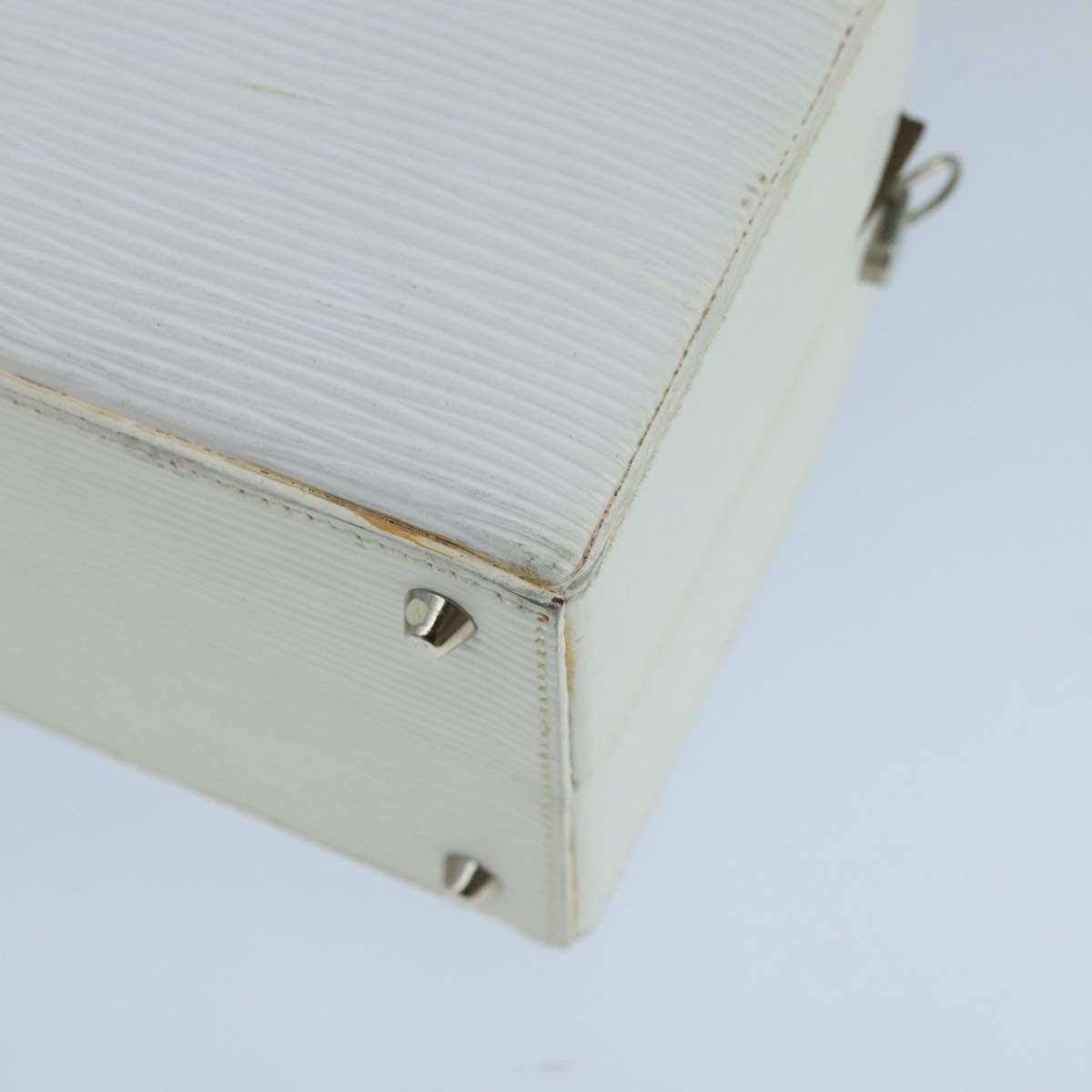 White Leather Handbag (Pre-Owned)