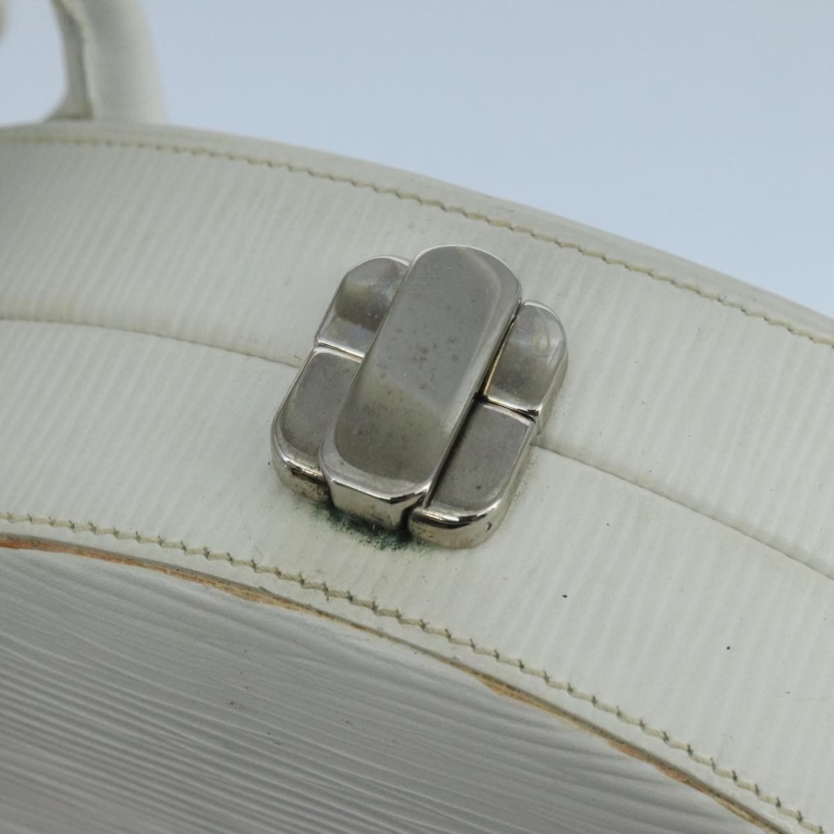 White Leather Handbag (Pre-Owned)
